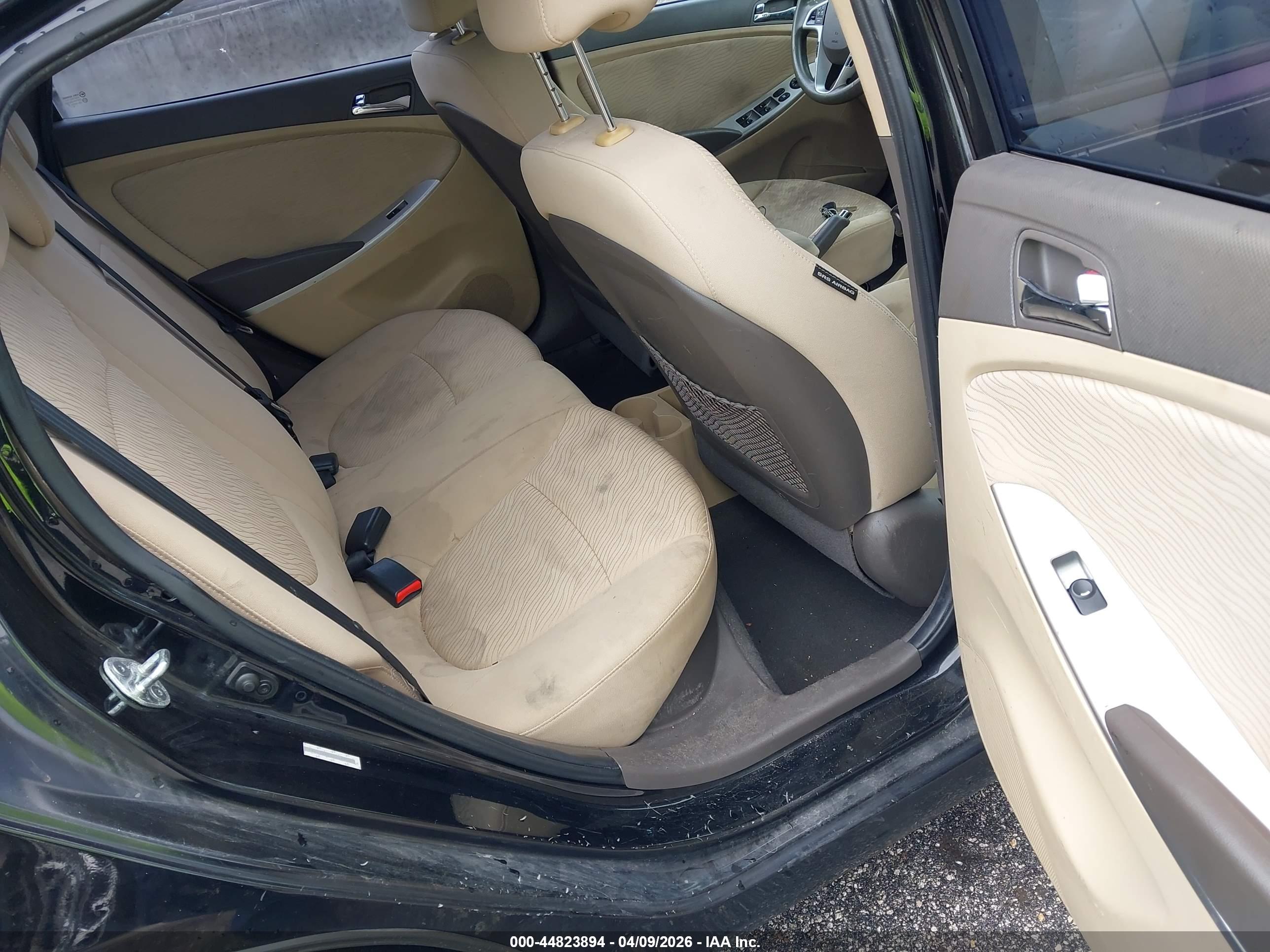 HYUNDAI ACCENT image 8
