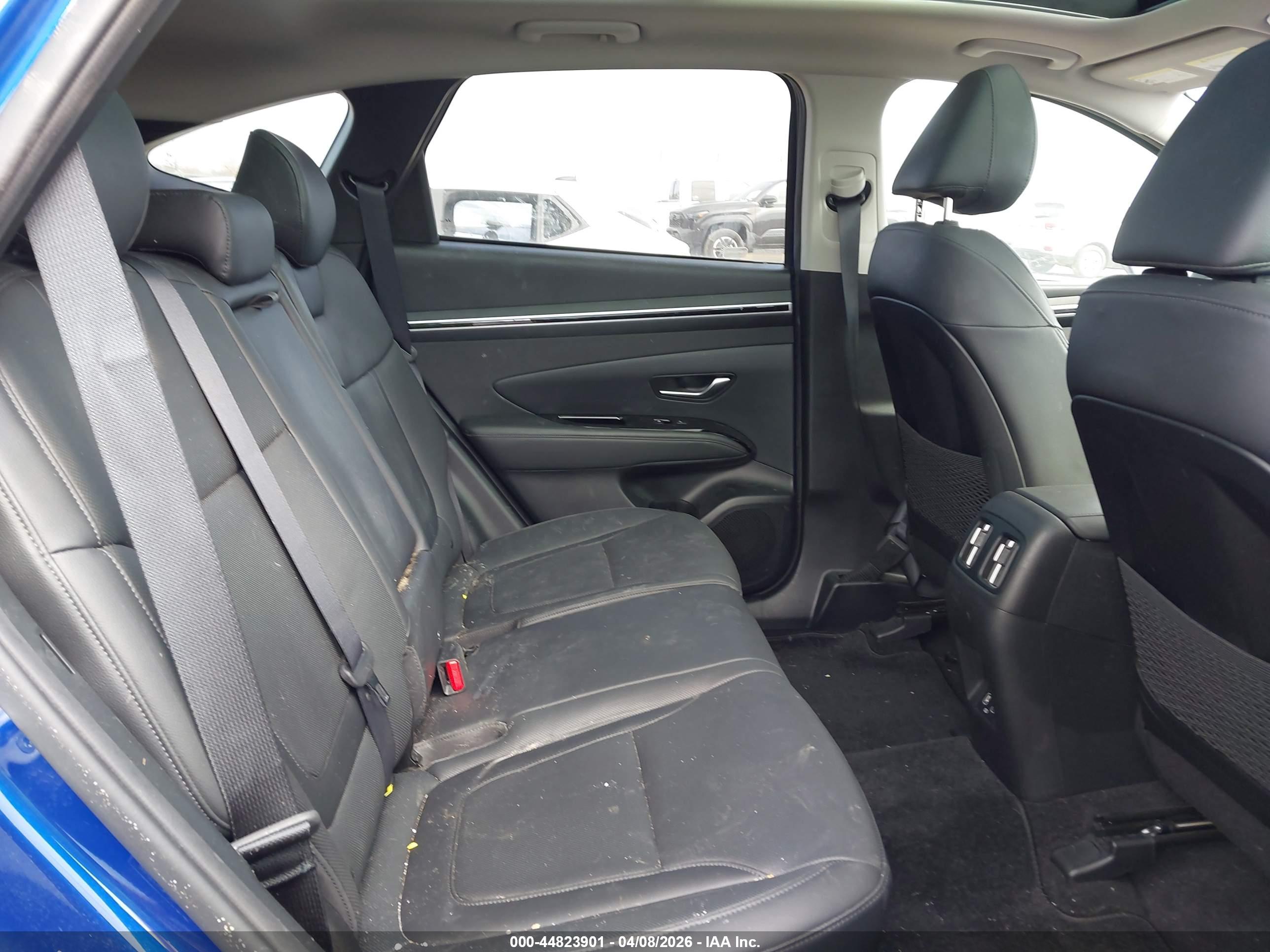 HYUNDAI TUCSON image 8