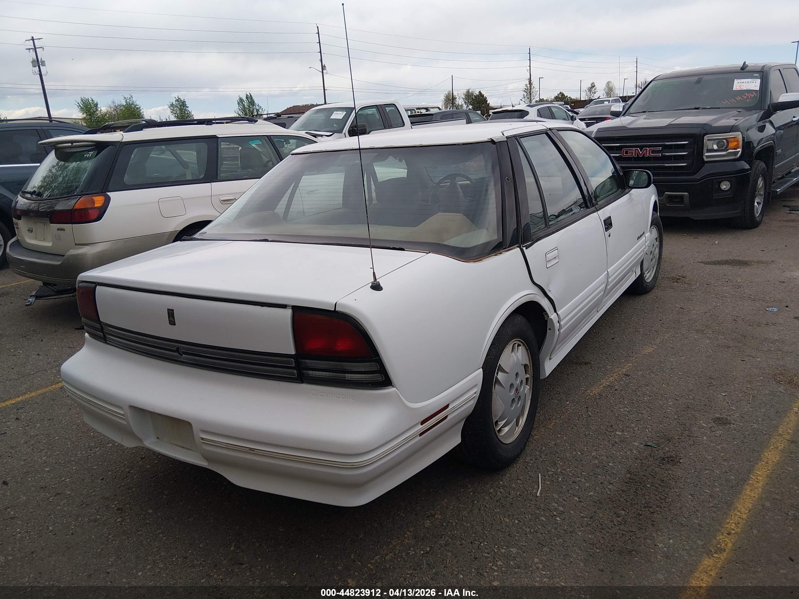 OLDSMOBILE CUTLASS image 4