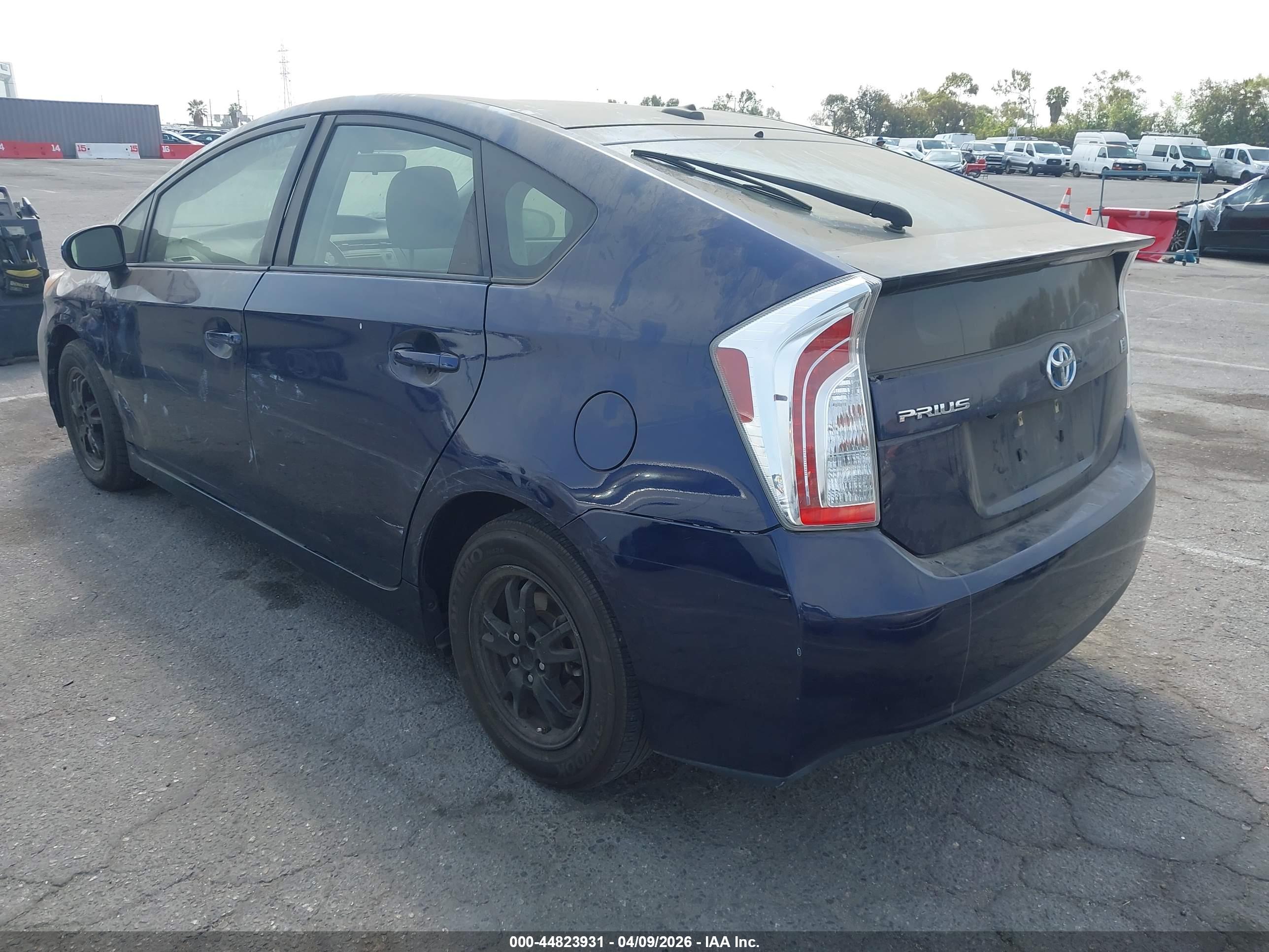 TOYOTA PRIUS image 3