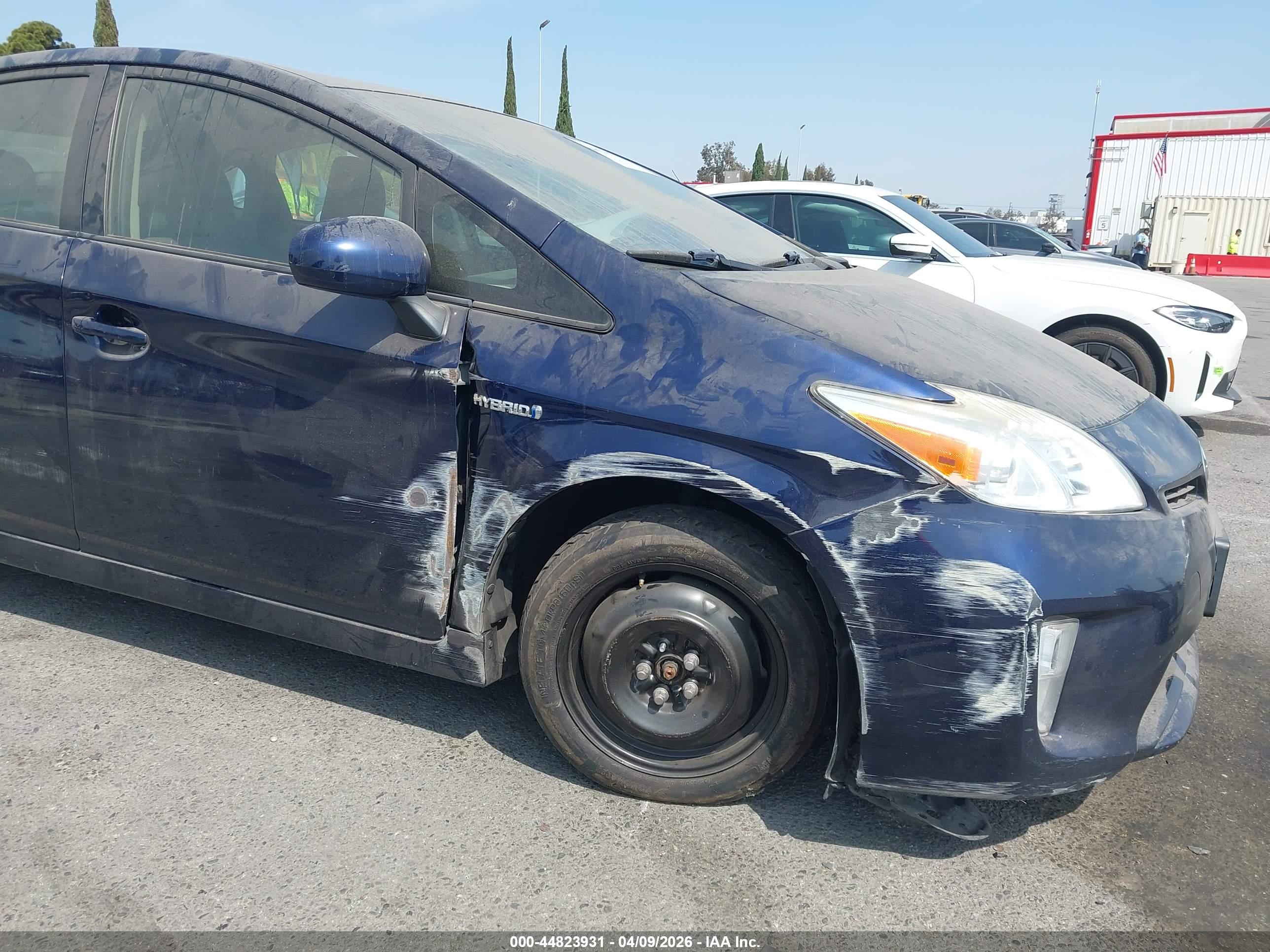 TOYOTA PRIUS image 6
