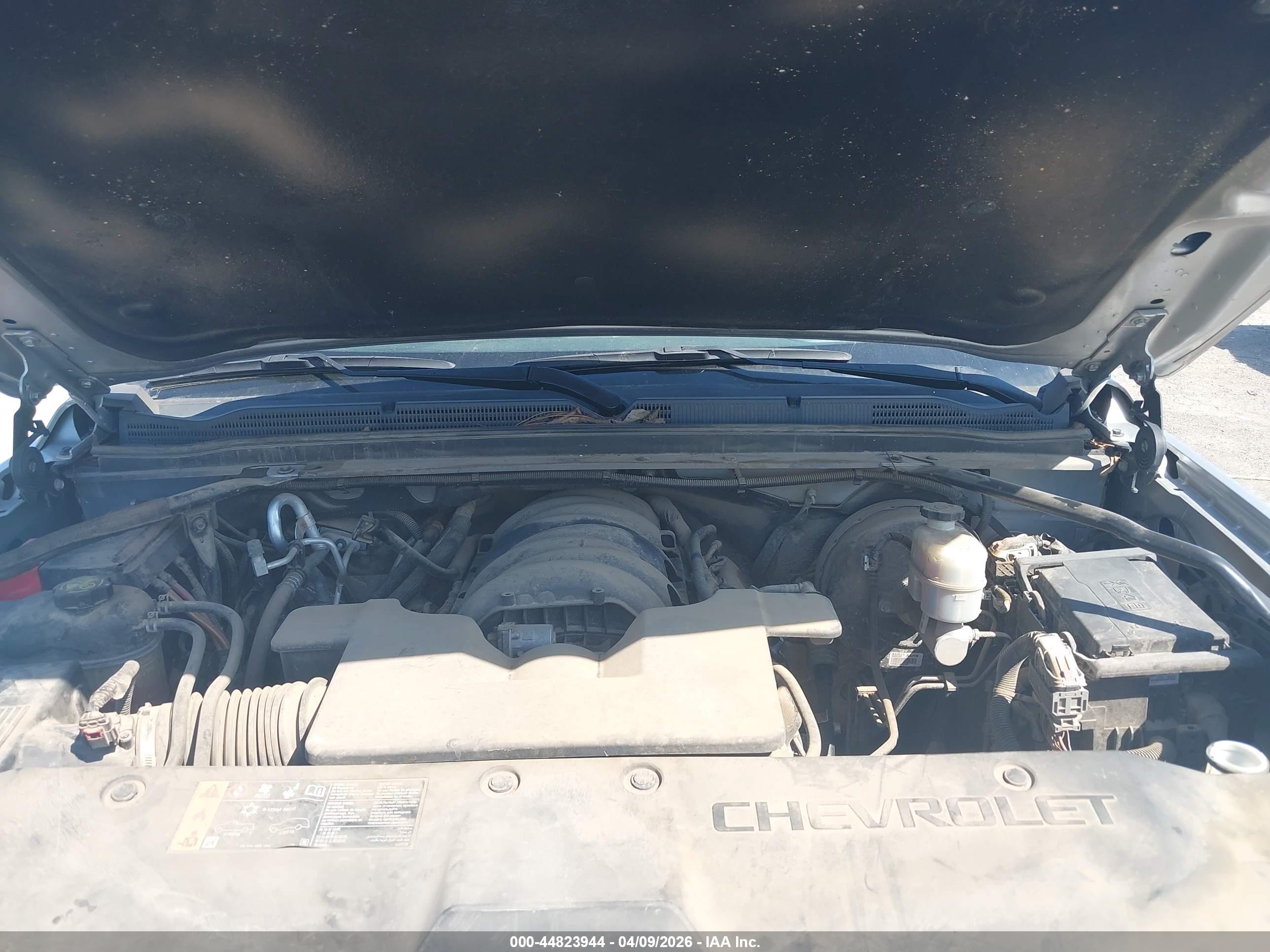 CHEVROLET SUBURBAN image 10