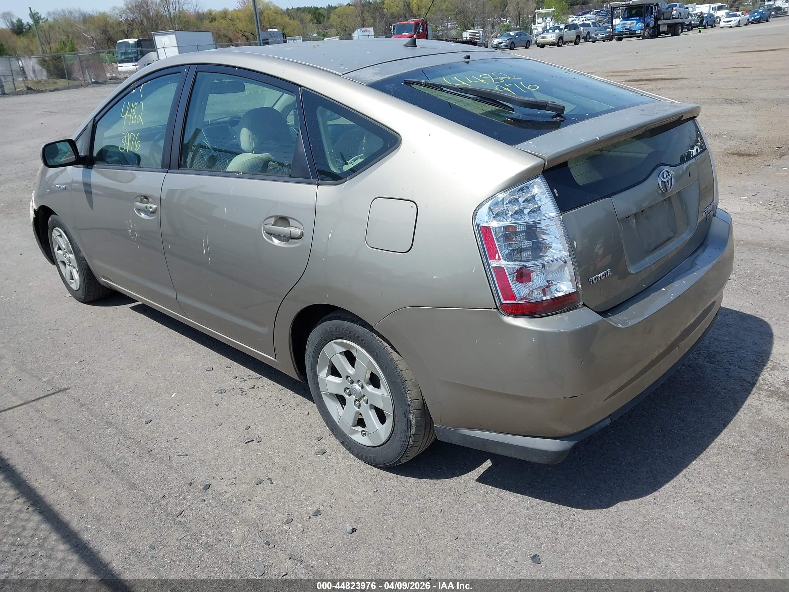 TOYOTA PRIUS image 3