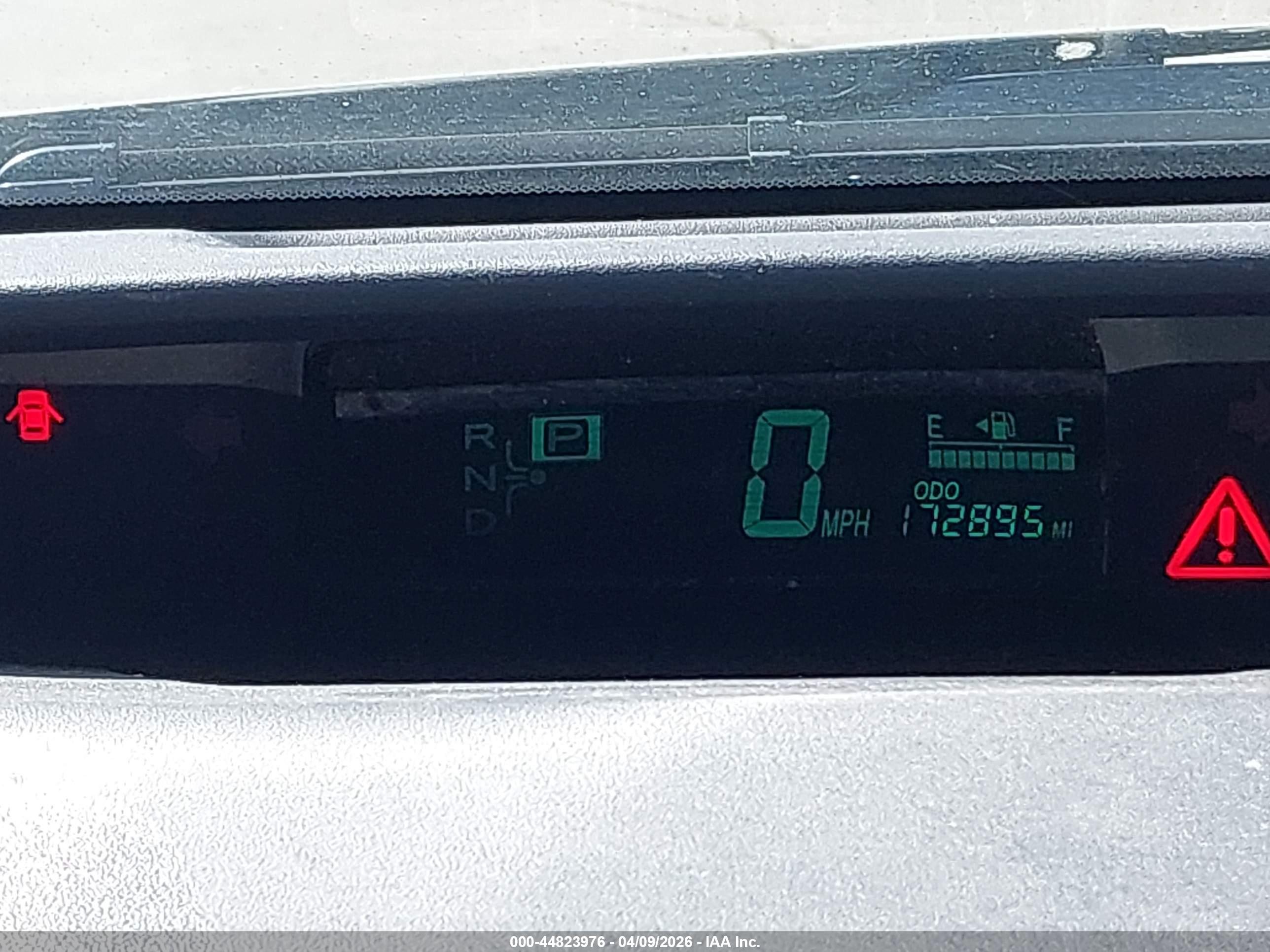TOYOTA PRIUS image 7