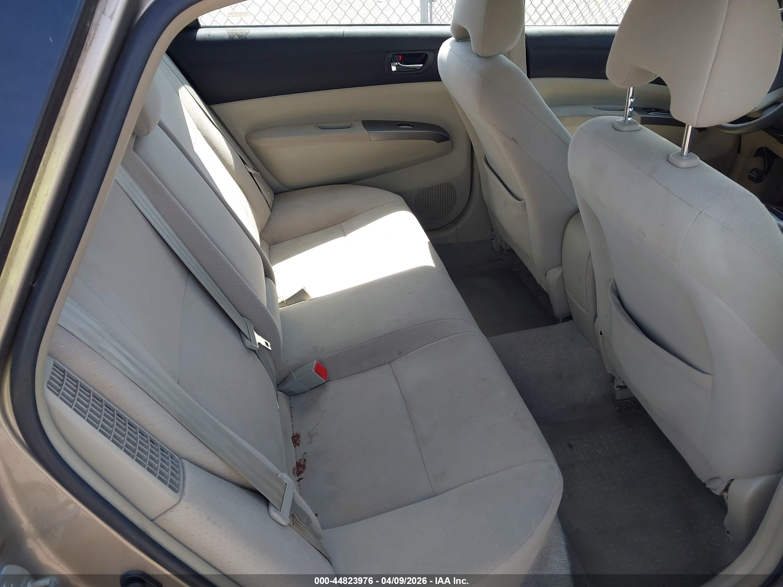 TOYOTA PRIUS image 8