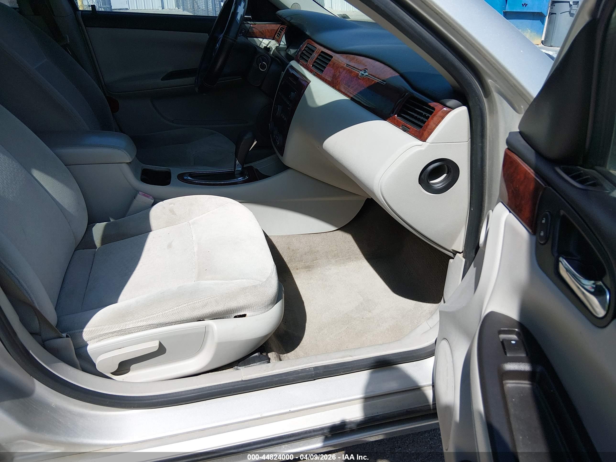 CHEVROLET IMPALA image 5