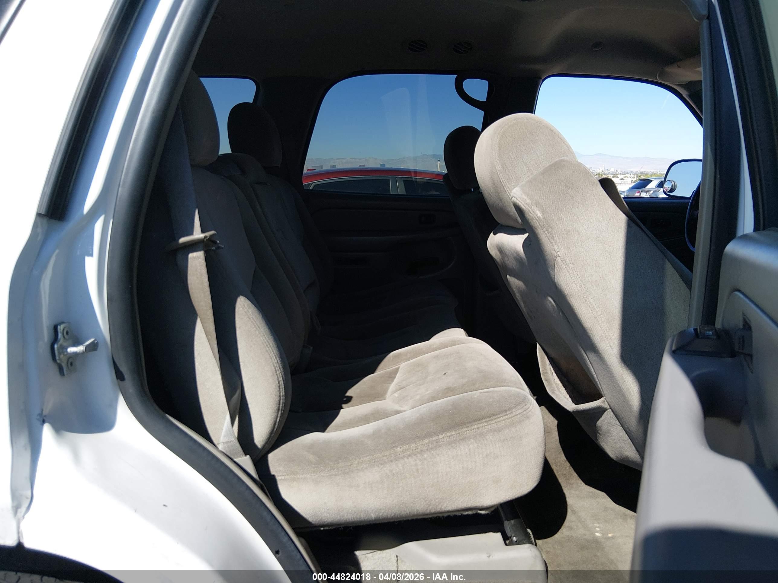 GMC YUKON image 8