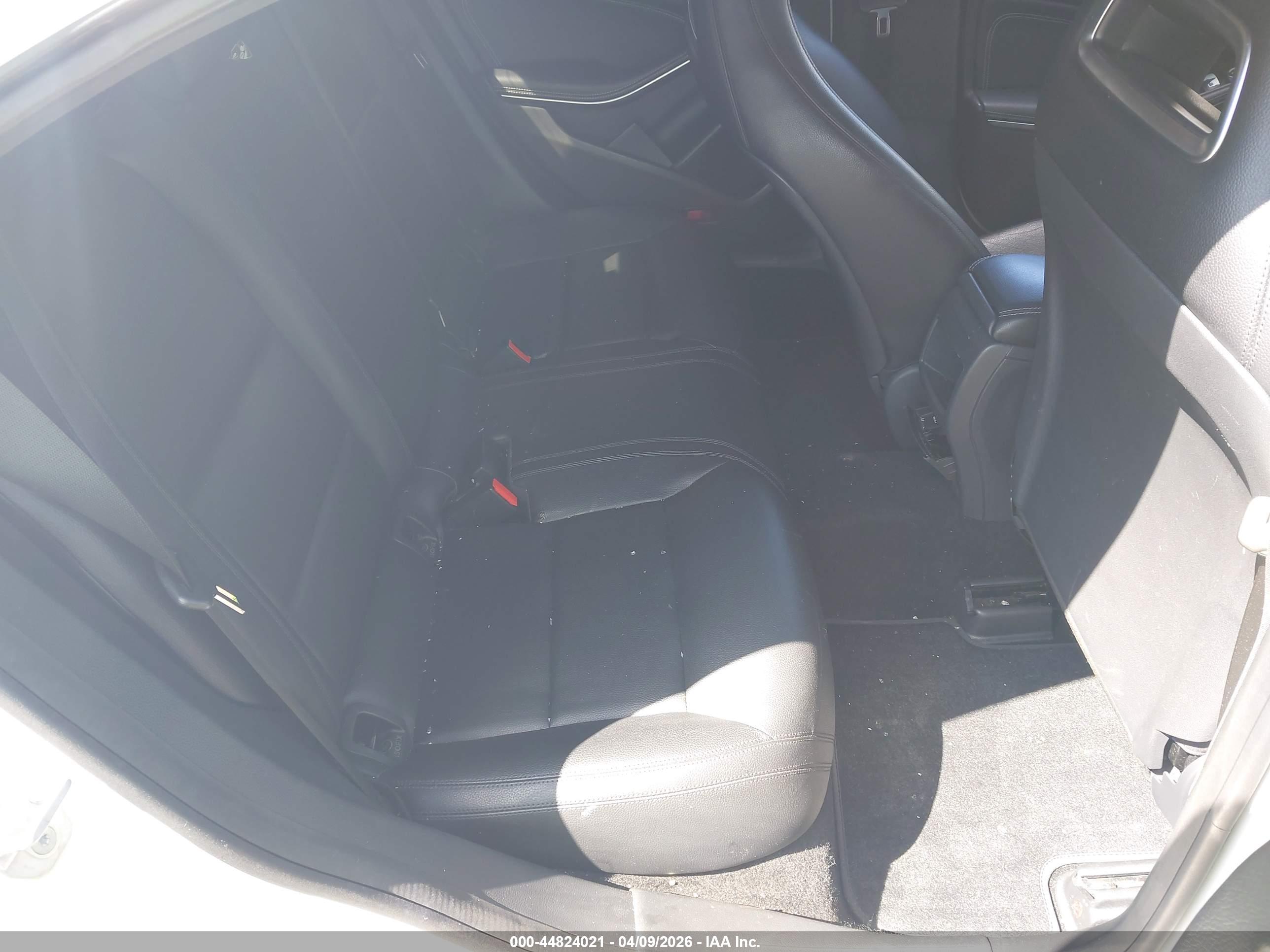 MERCEDES-BENZ CLA image 8