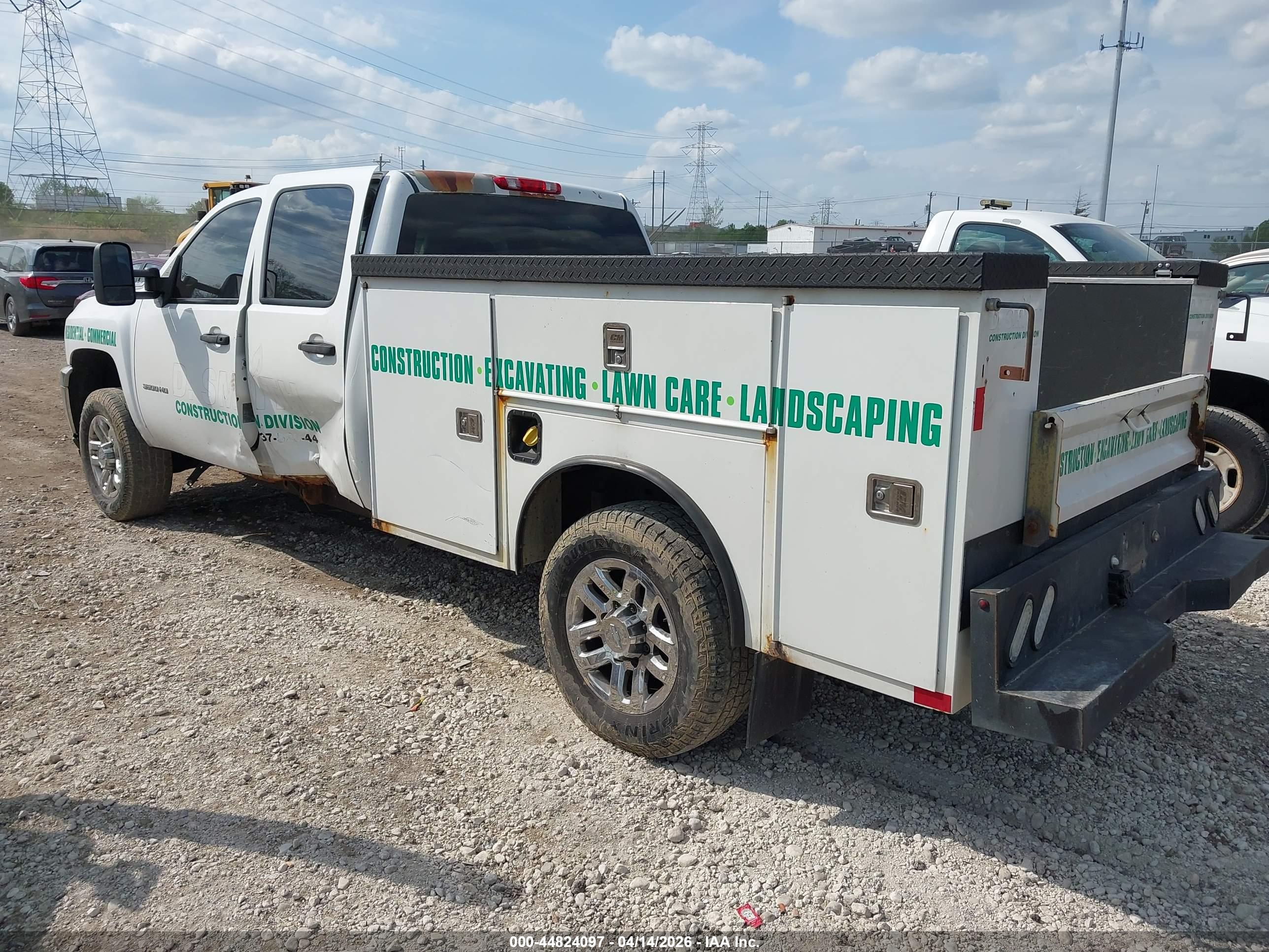 CHEVROLET SILVERADO image 3