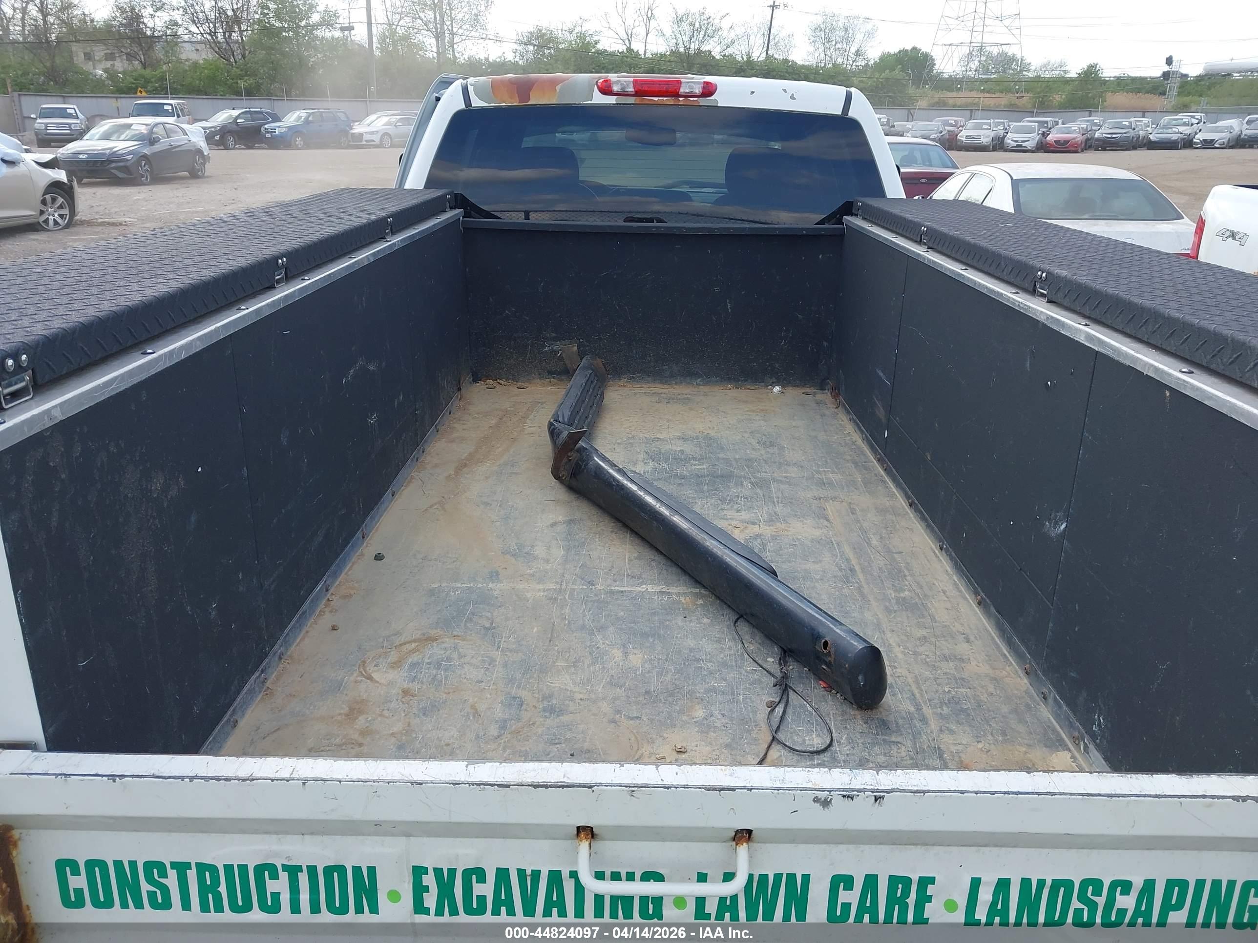 CHEVROLET SILVERADO image 7