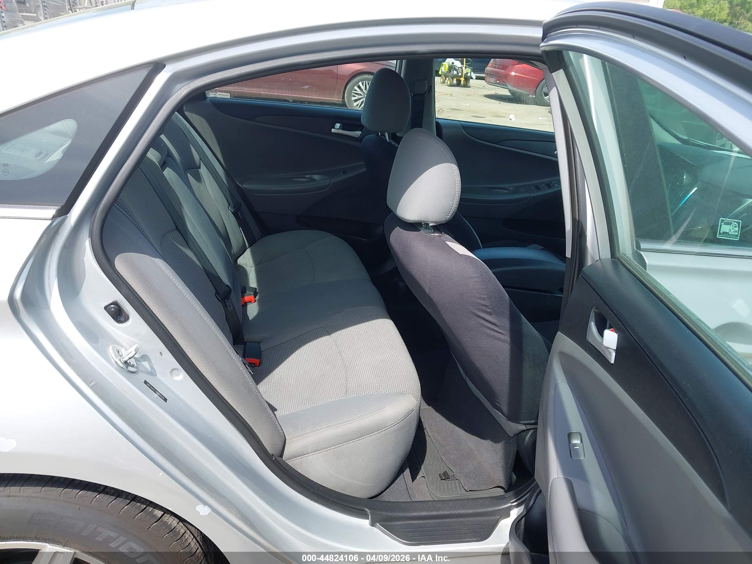 HYUNDAI SONATA image 8