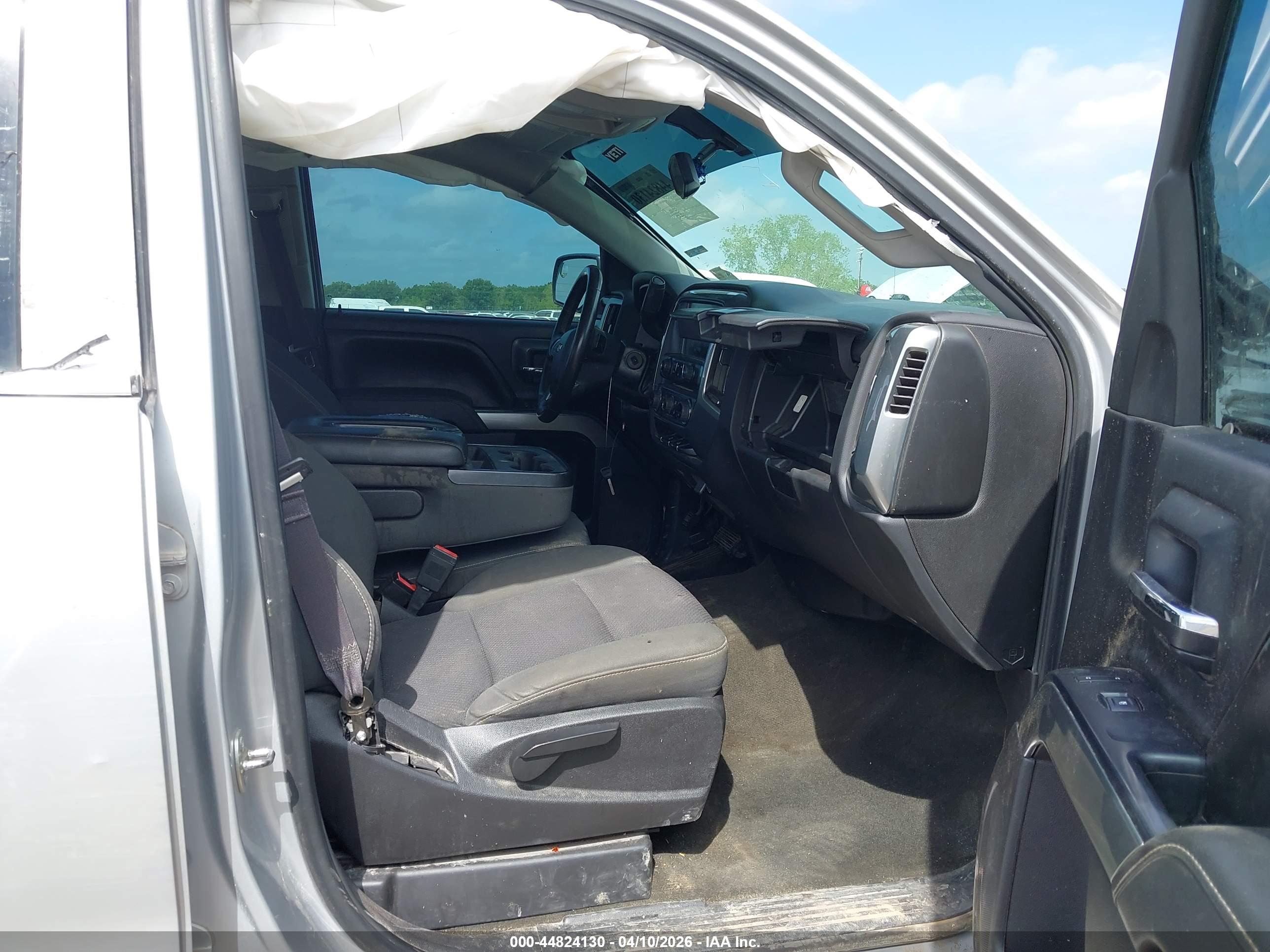 CHEVROLET SILVERADO image 5