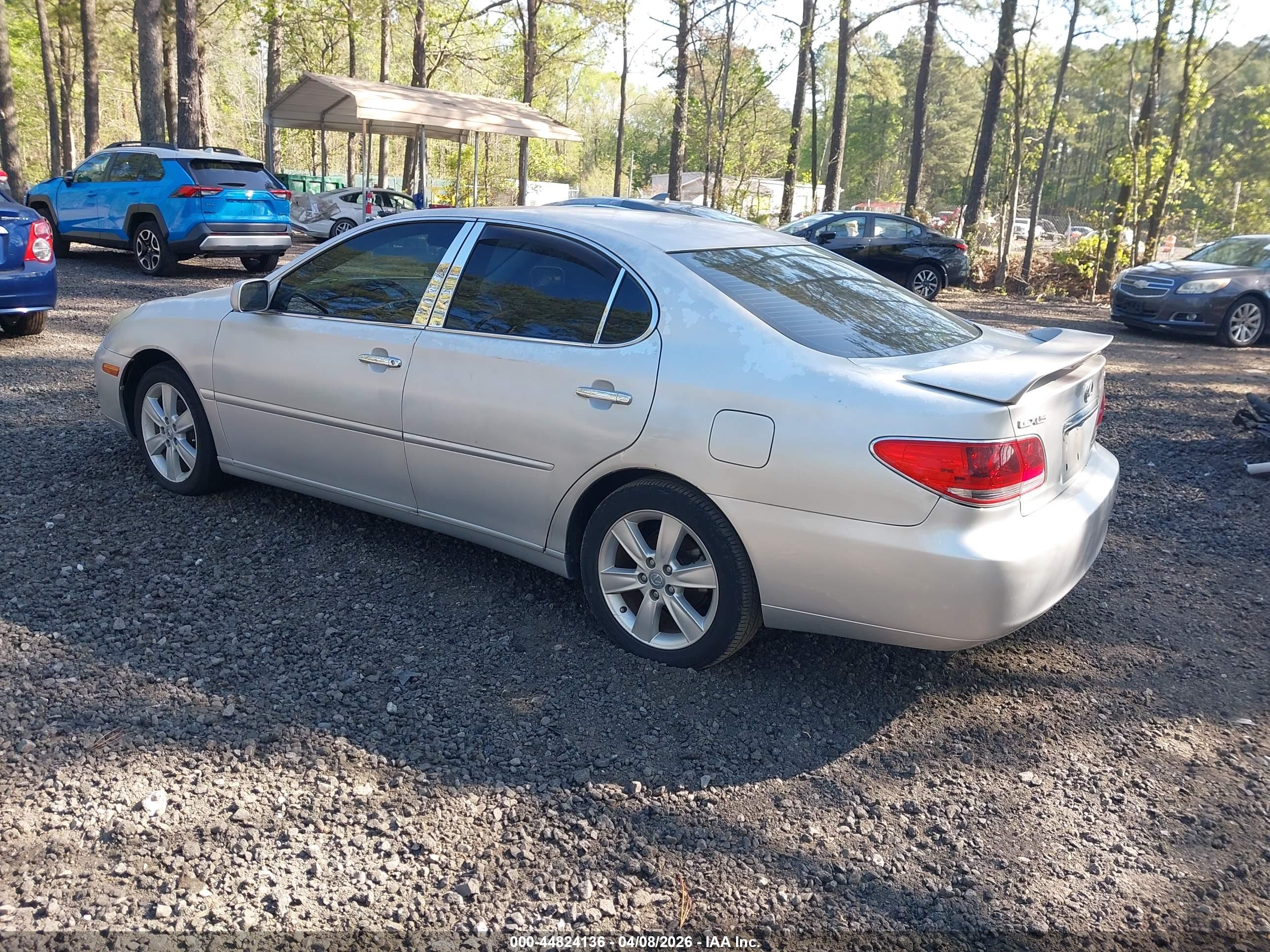 LEXUS ES image 3