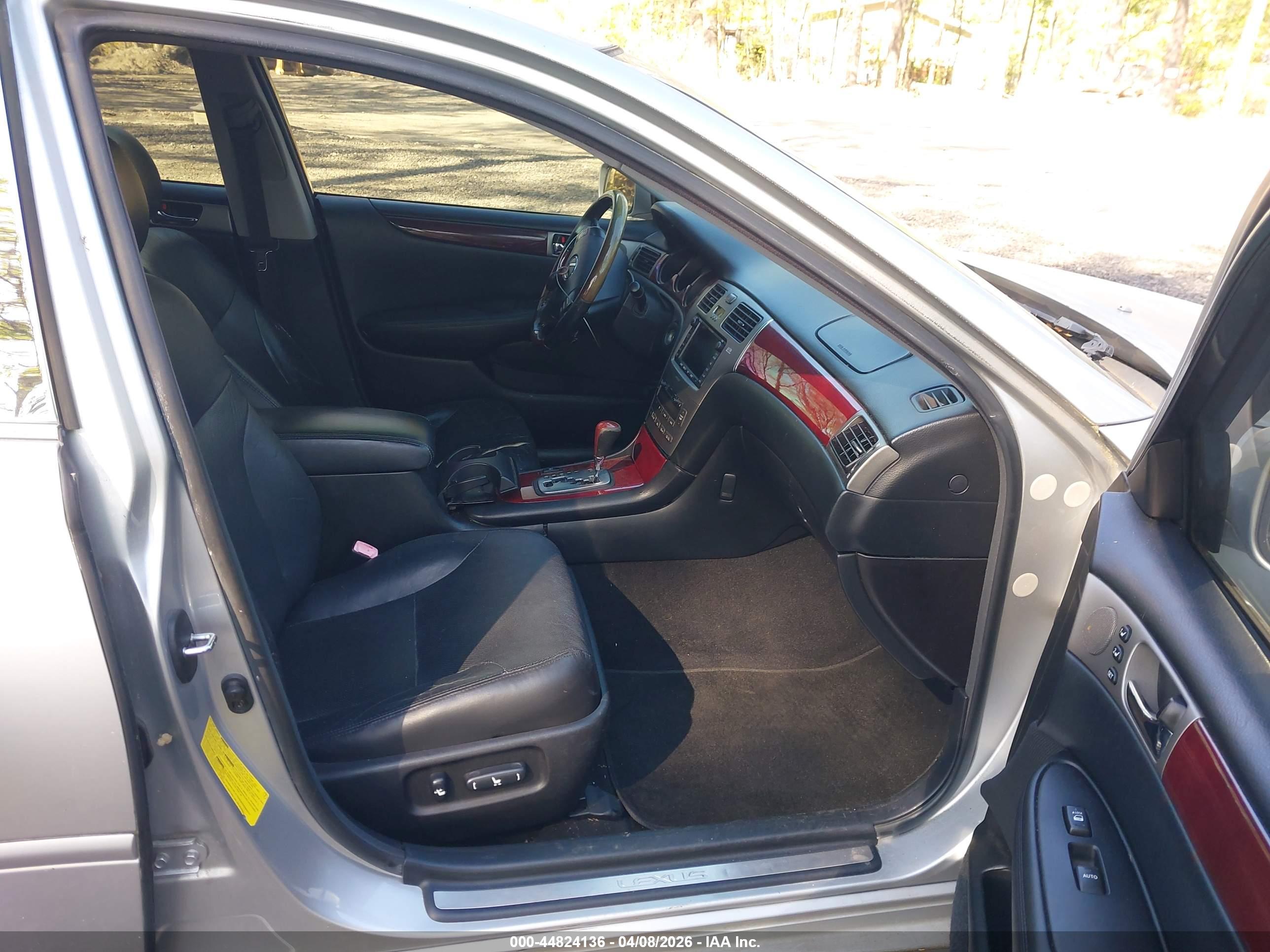 LEXUS ES image 5