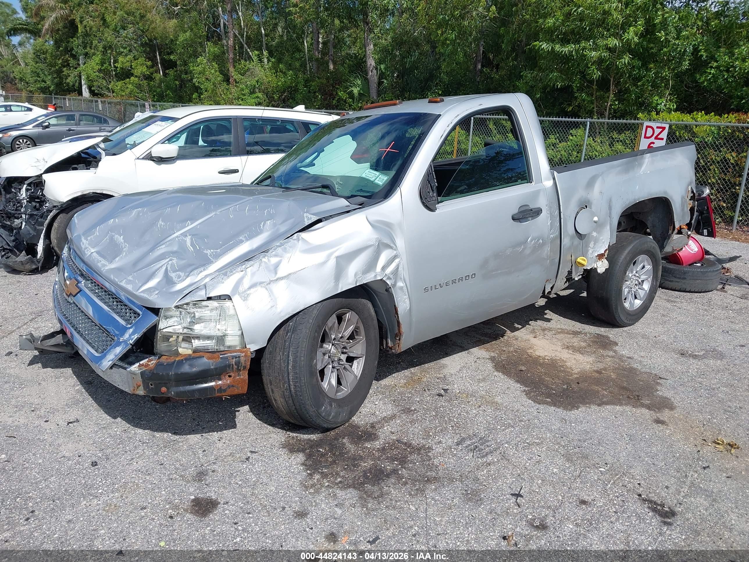 CHEVROLET SILVERADO image 2