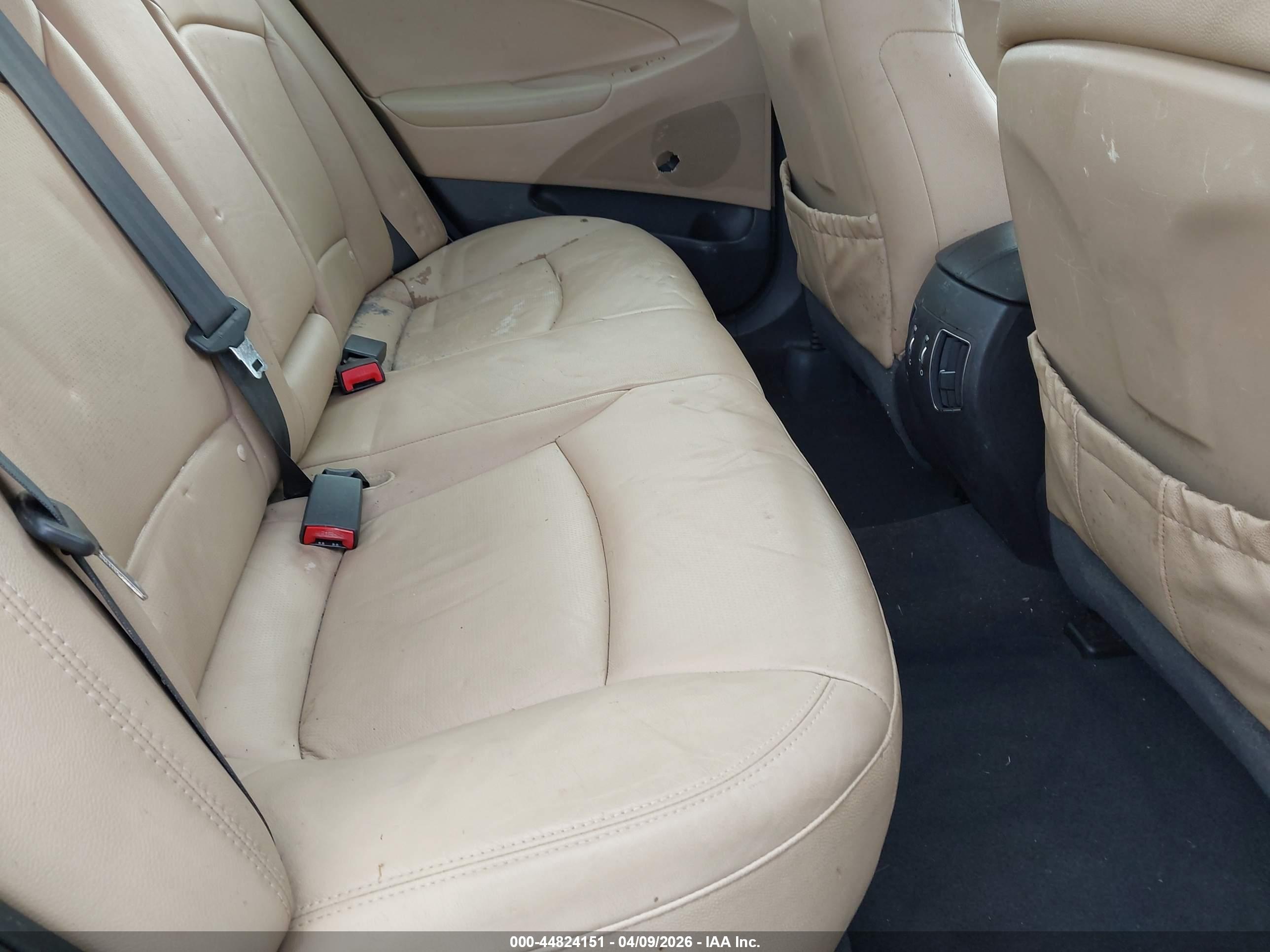 HYUNDAI SONATA image 8