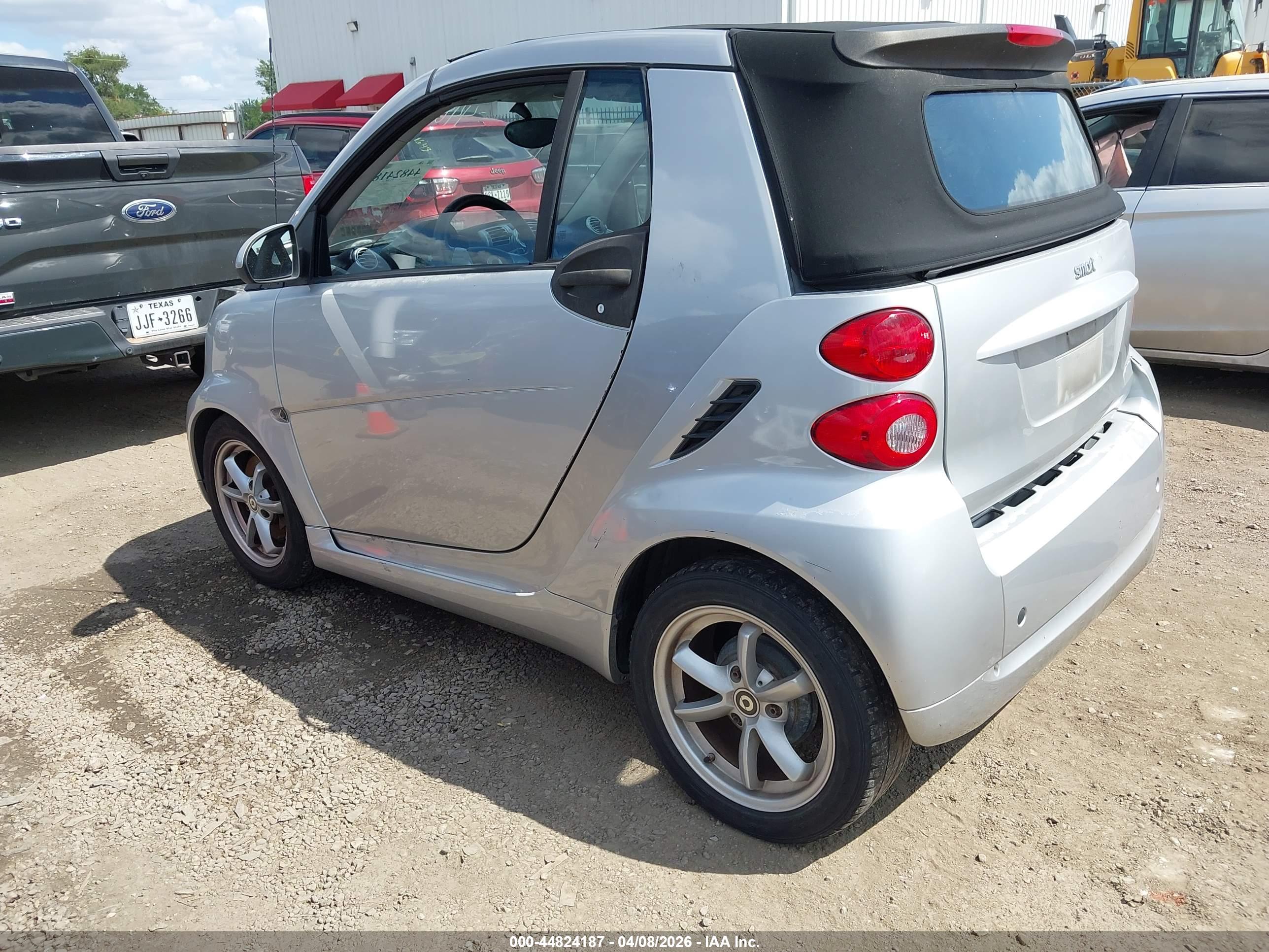 SMART FORTWO image 3