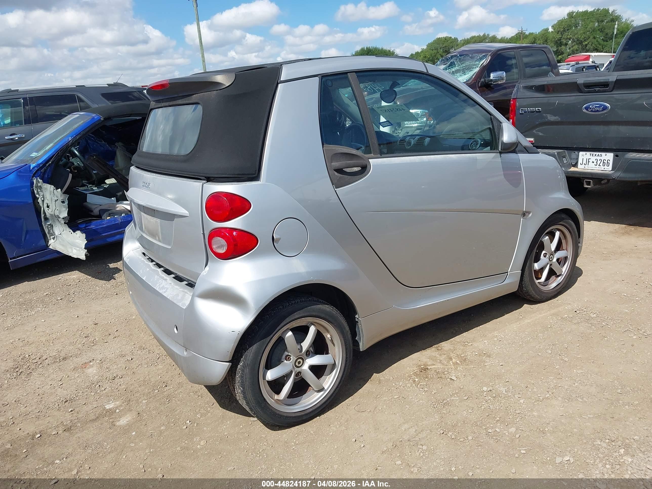 SMART FORTWO image 4