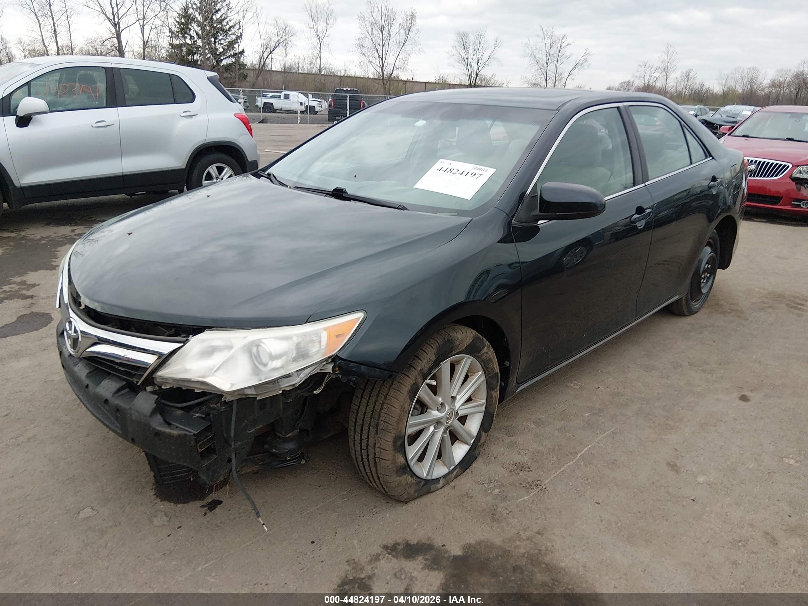 TOYOTA CAMRY image 2