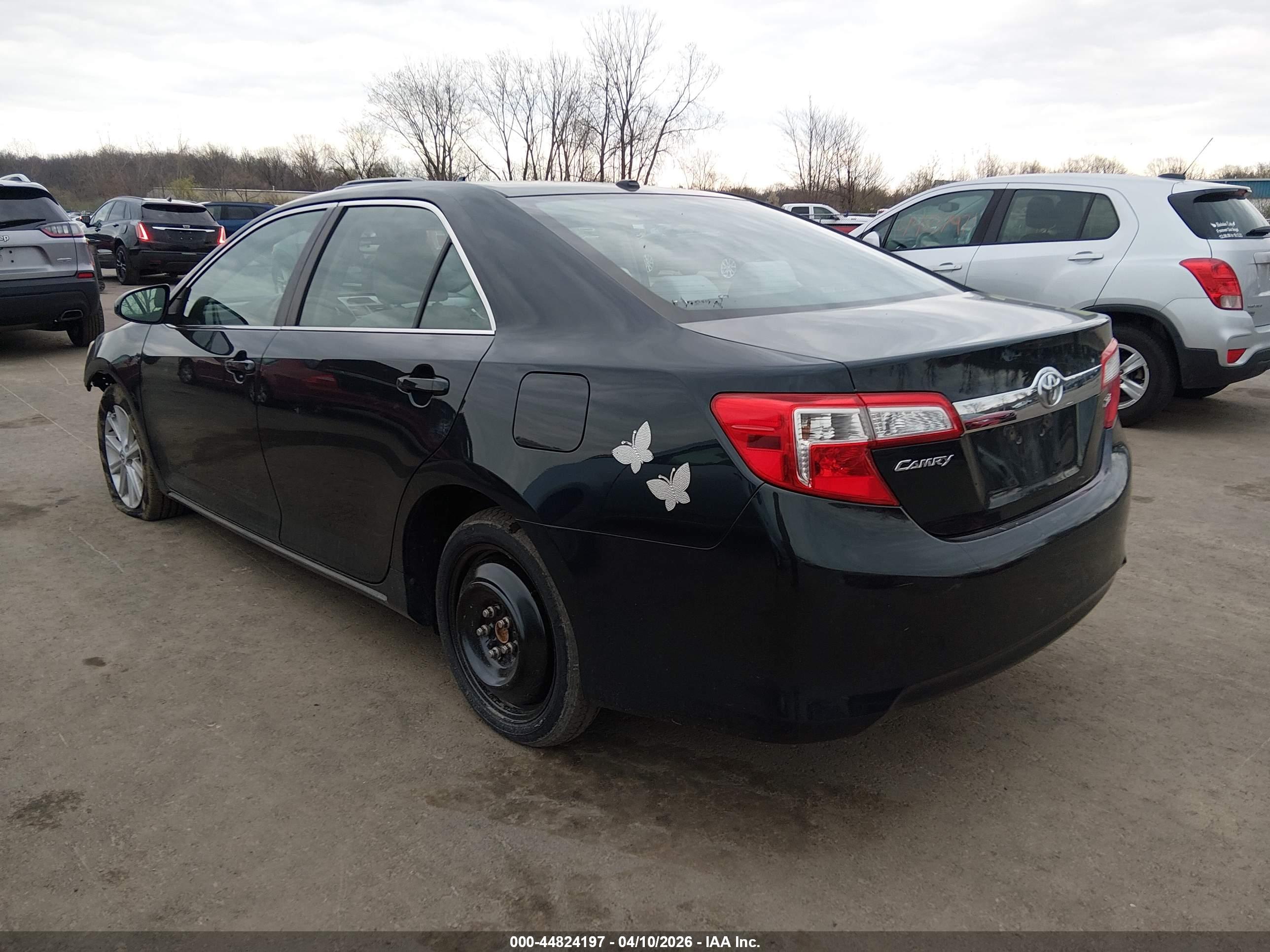 TOYOTA CAMRY image 3
