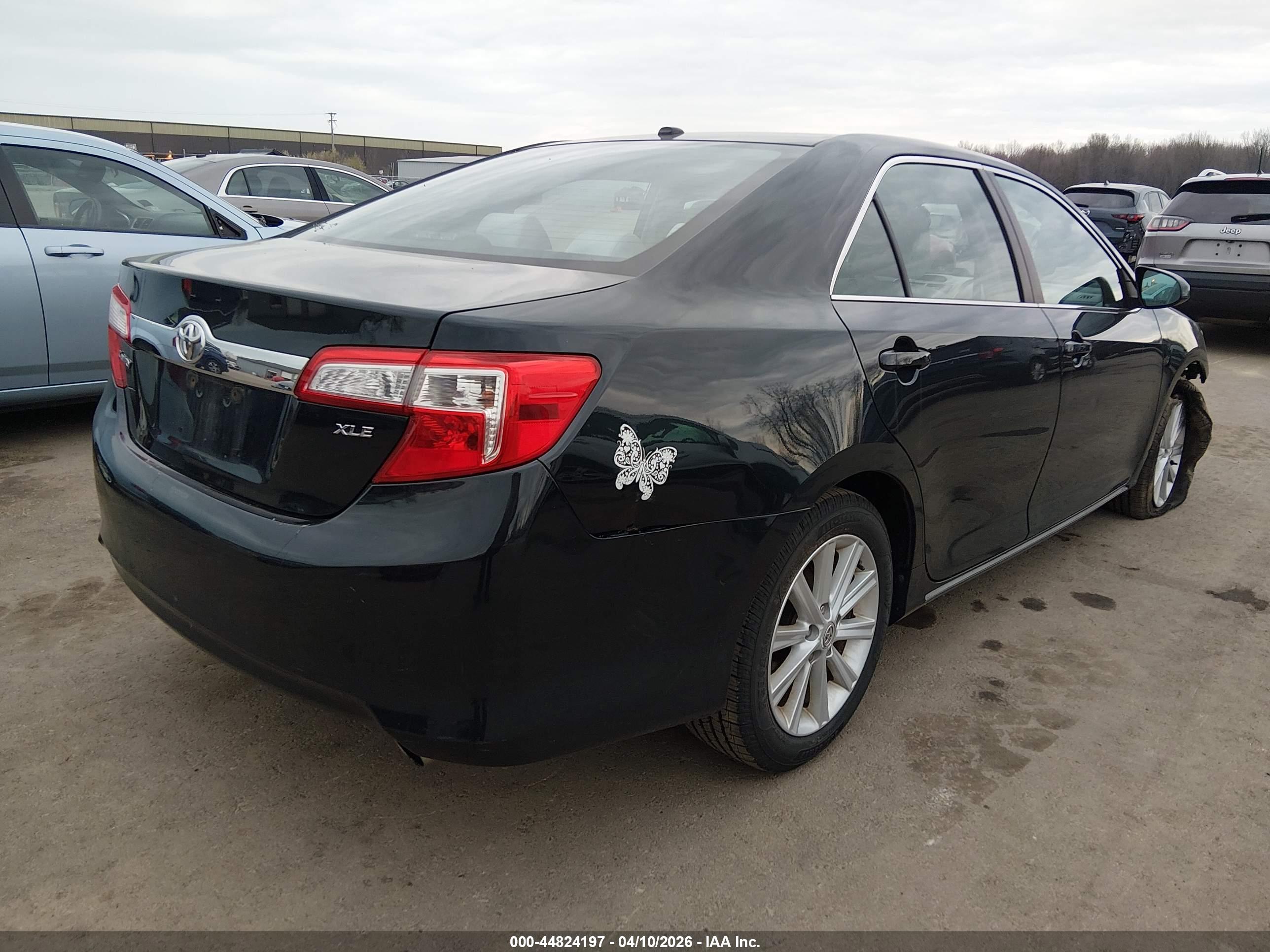 TOYOTA CAMRY image 4