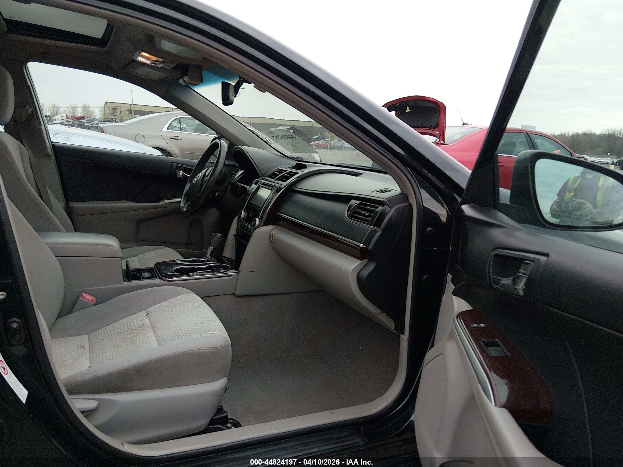 TOYOTA CAMRY image 5