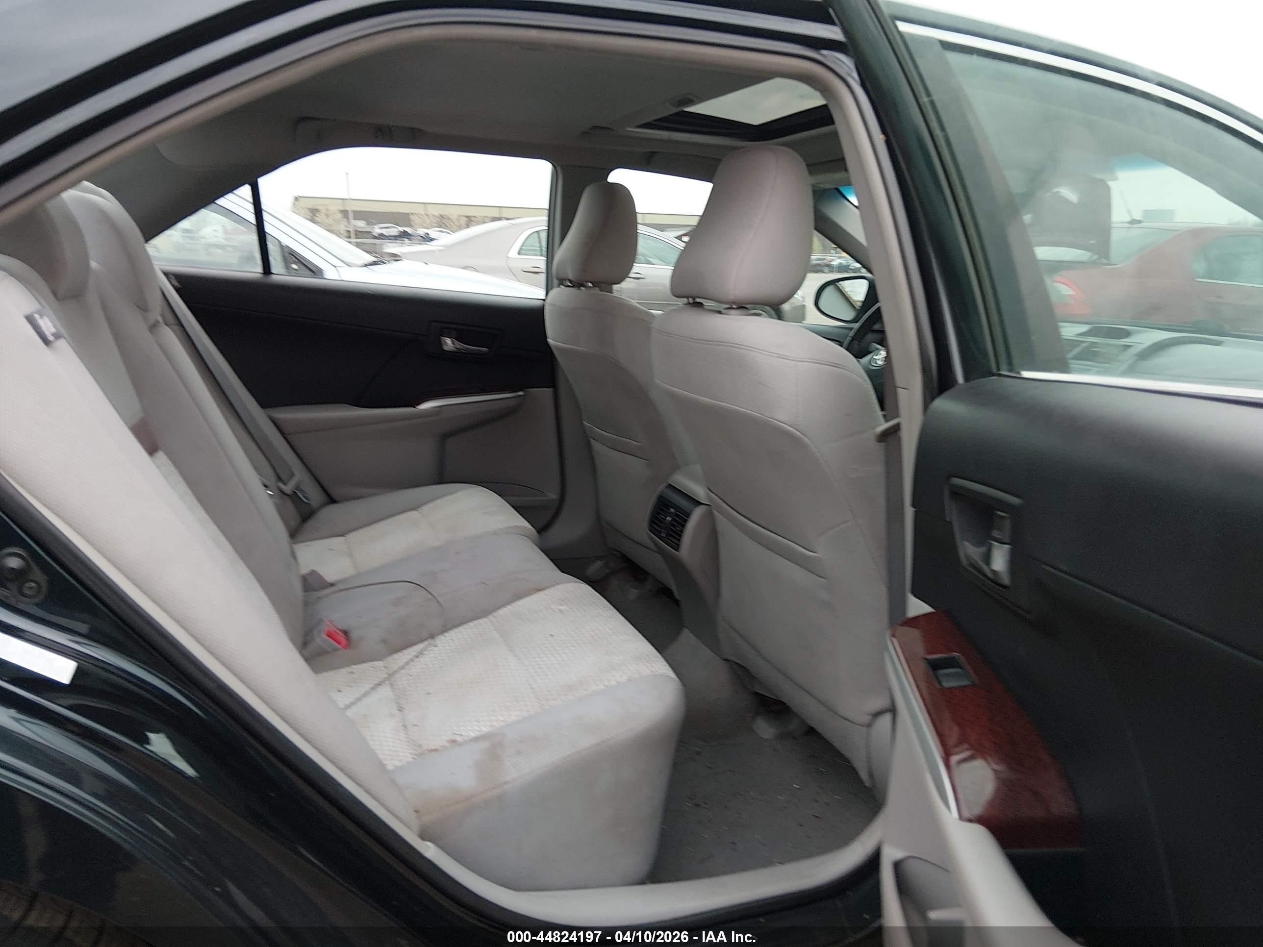 TOYOTA CAMRY image 8