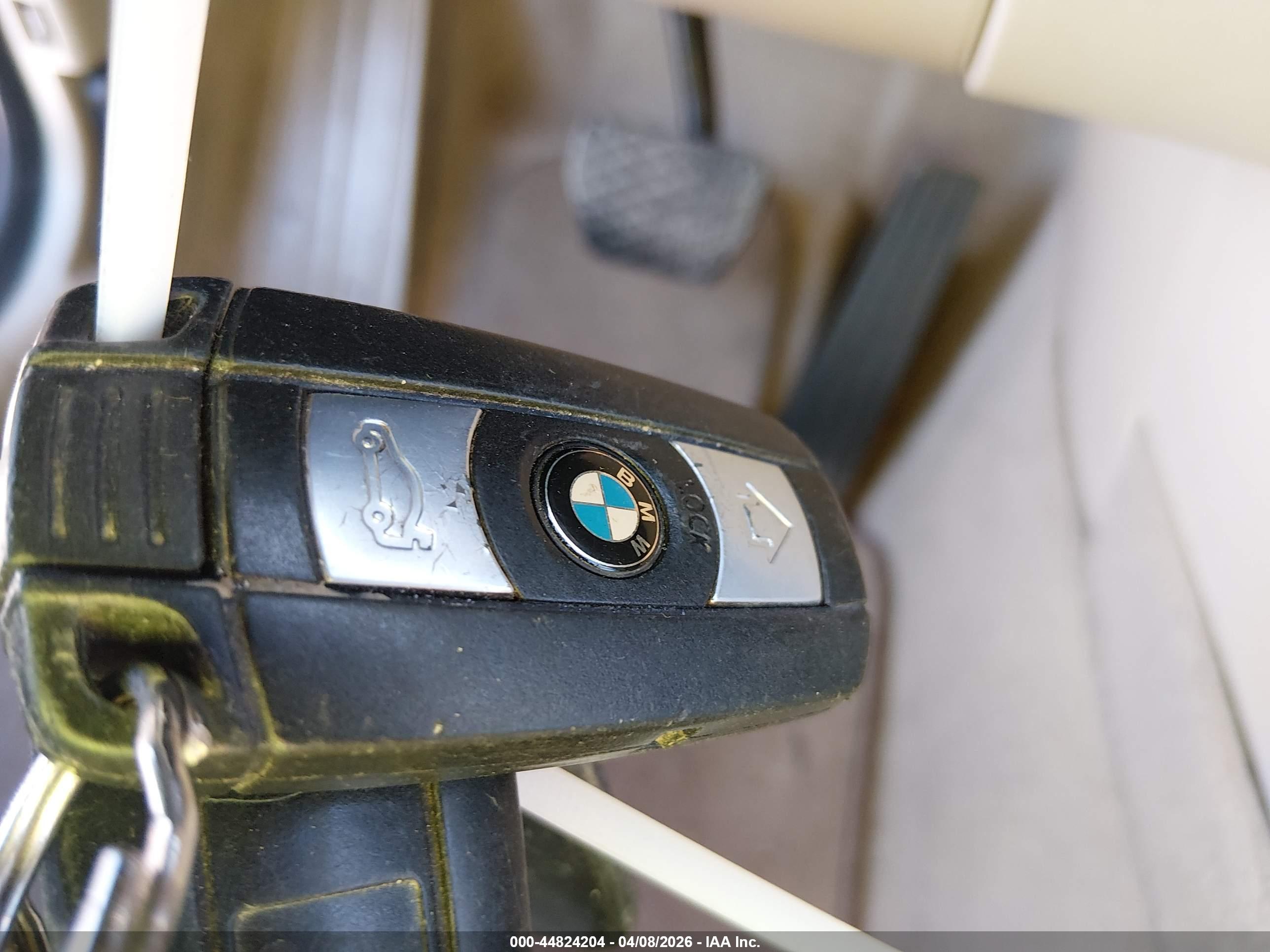 BMW 528I image 11