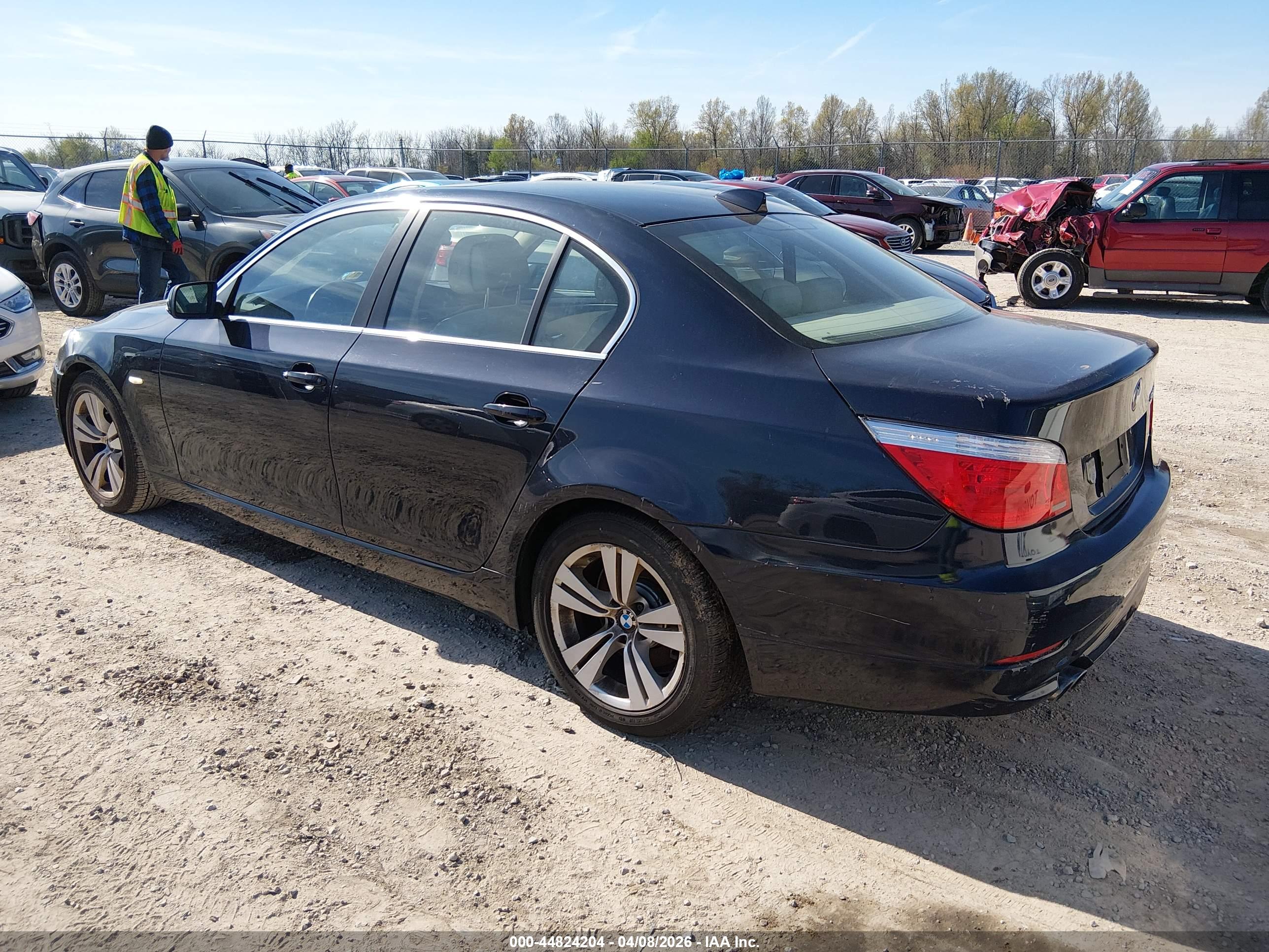 BMW 528I image 3