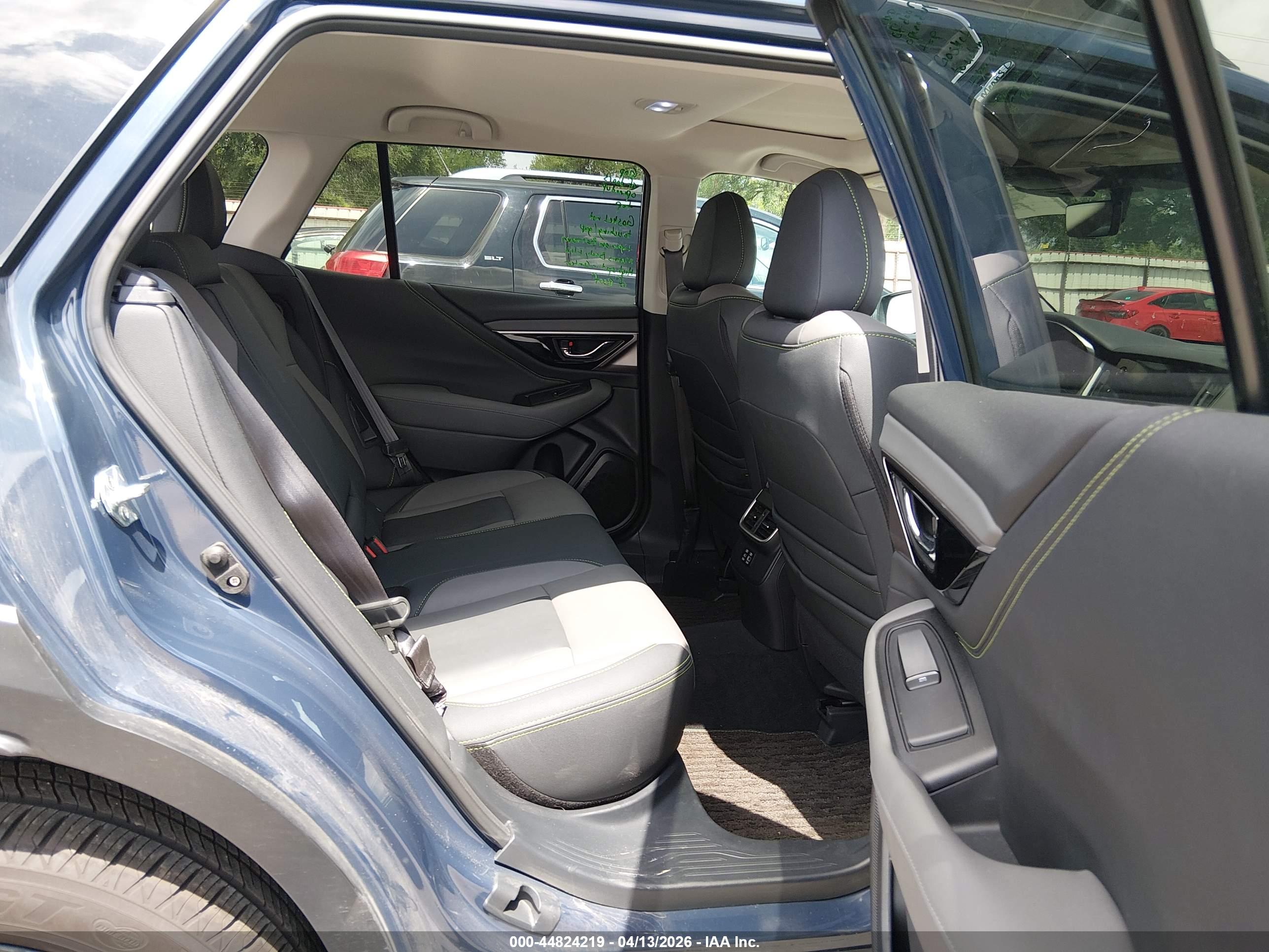 SUBARU OUTBACK image 8