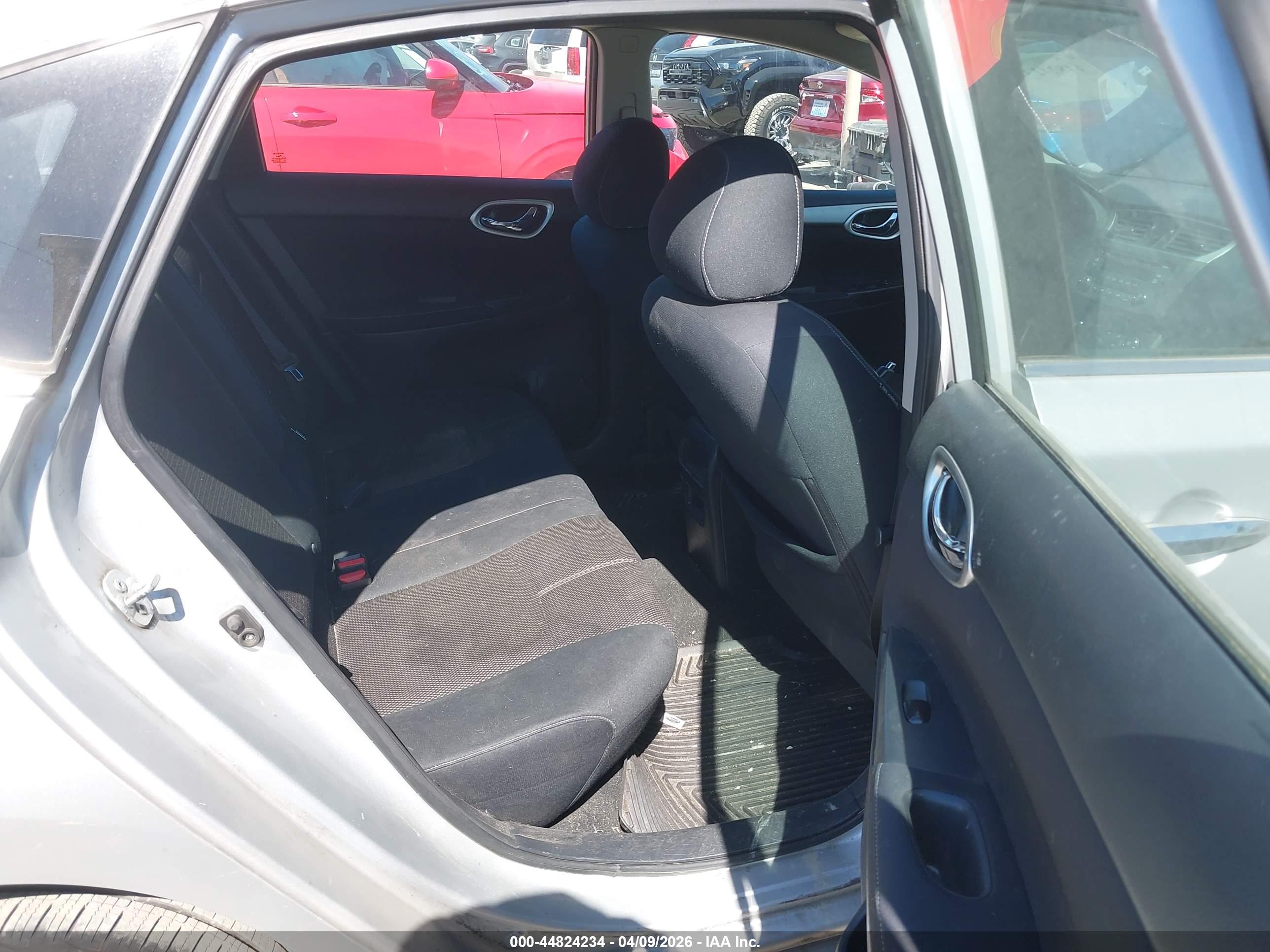 NISSAN SENTRA image 8