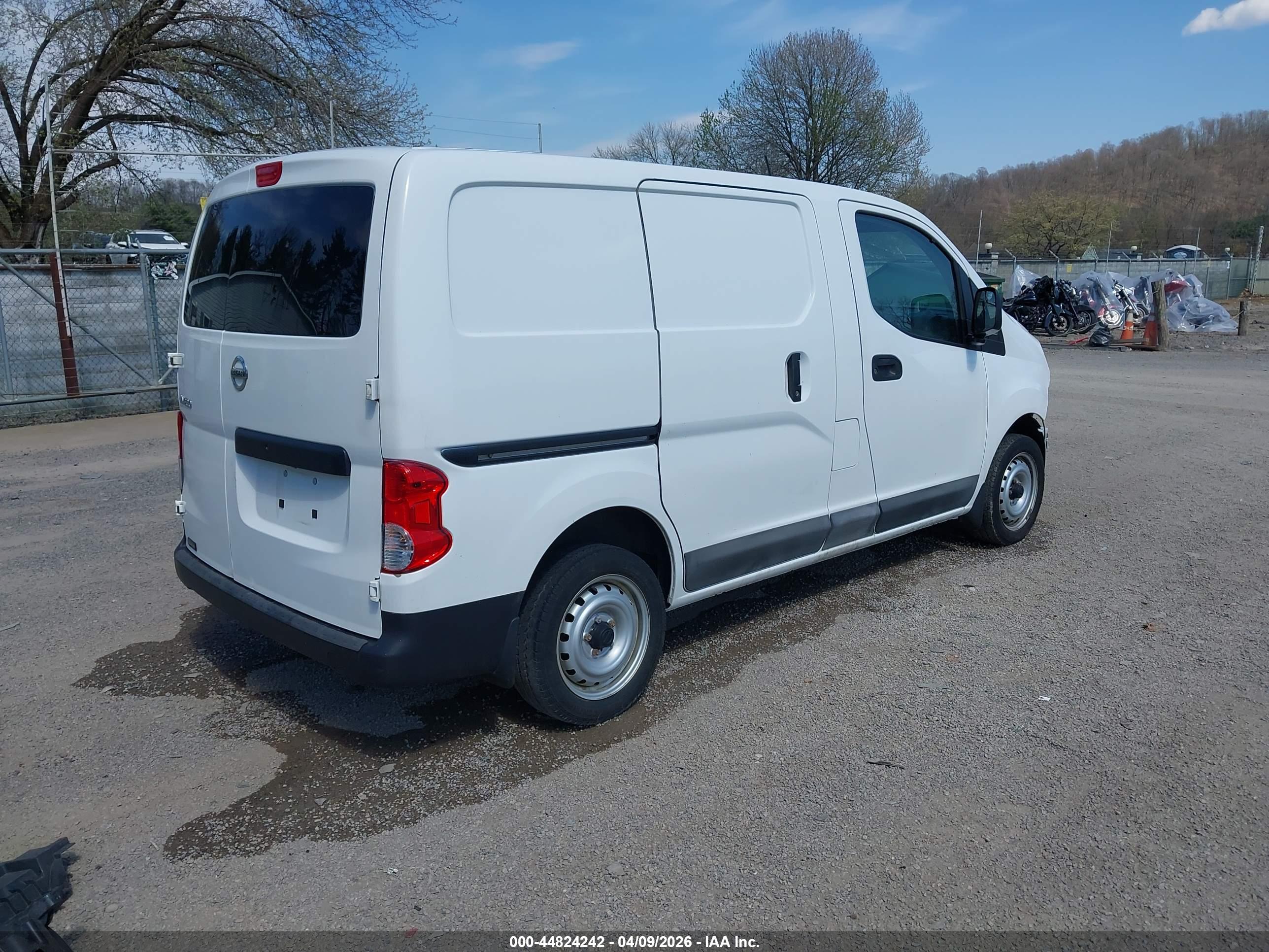 NISSAN NV200 image 4