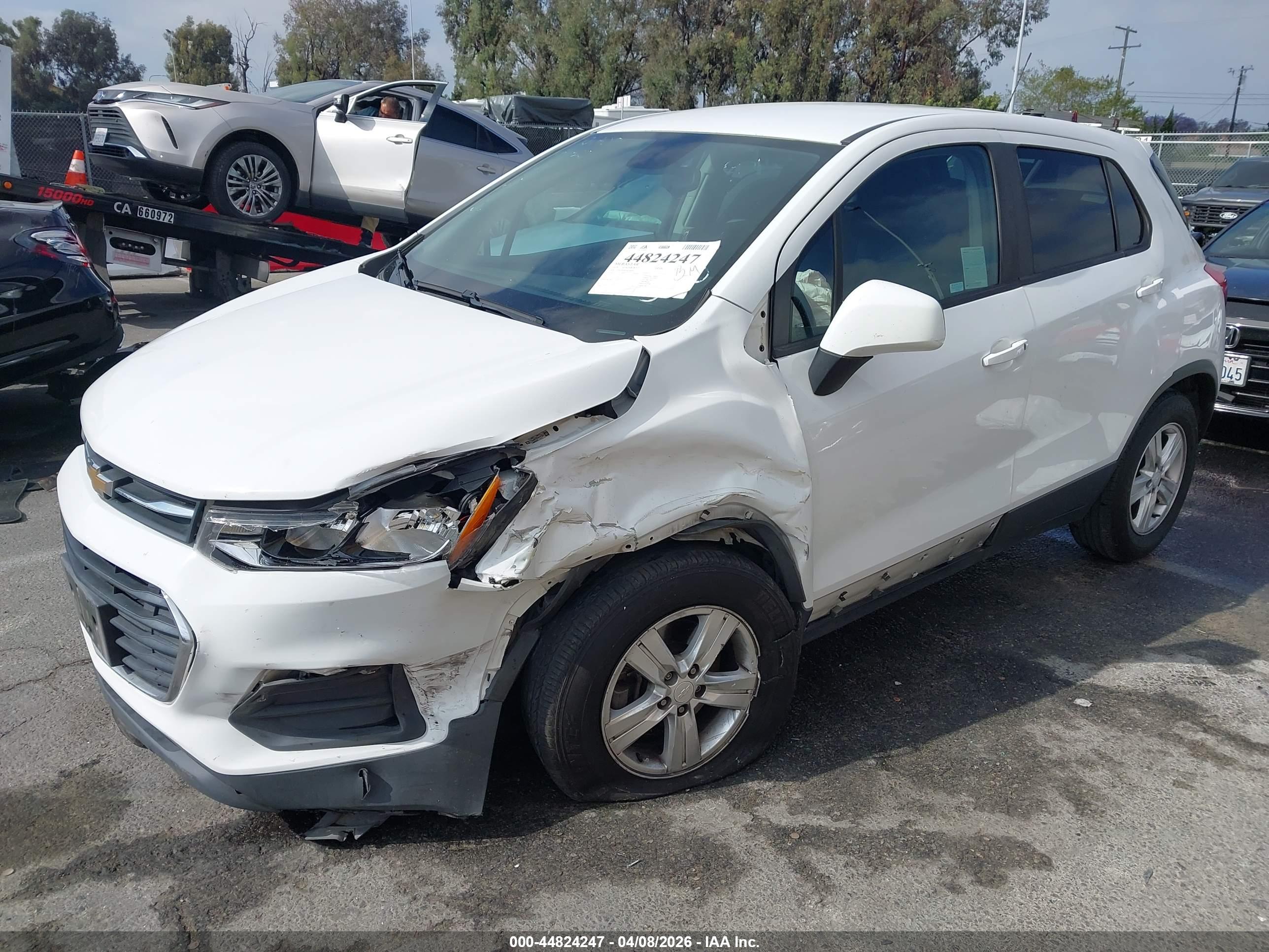 CHEVROLET TRAX image 2