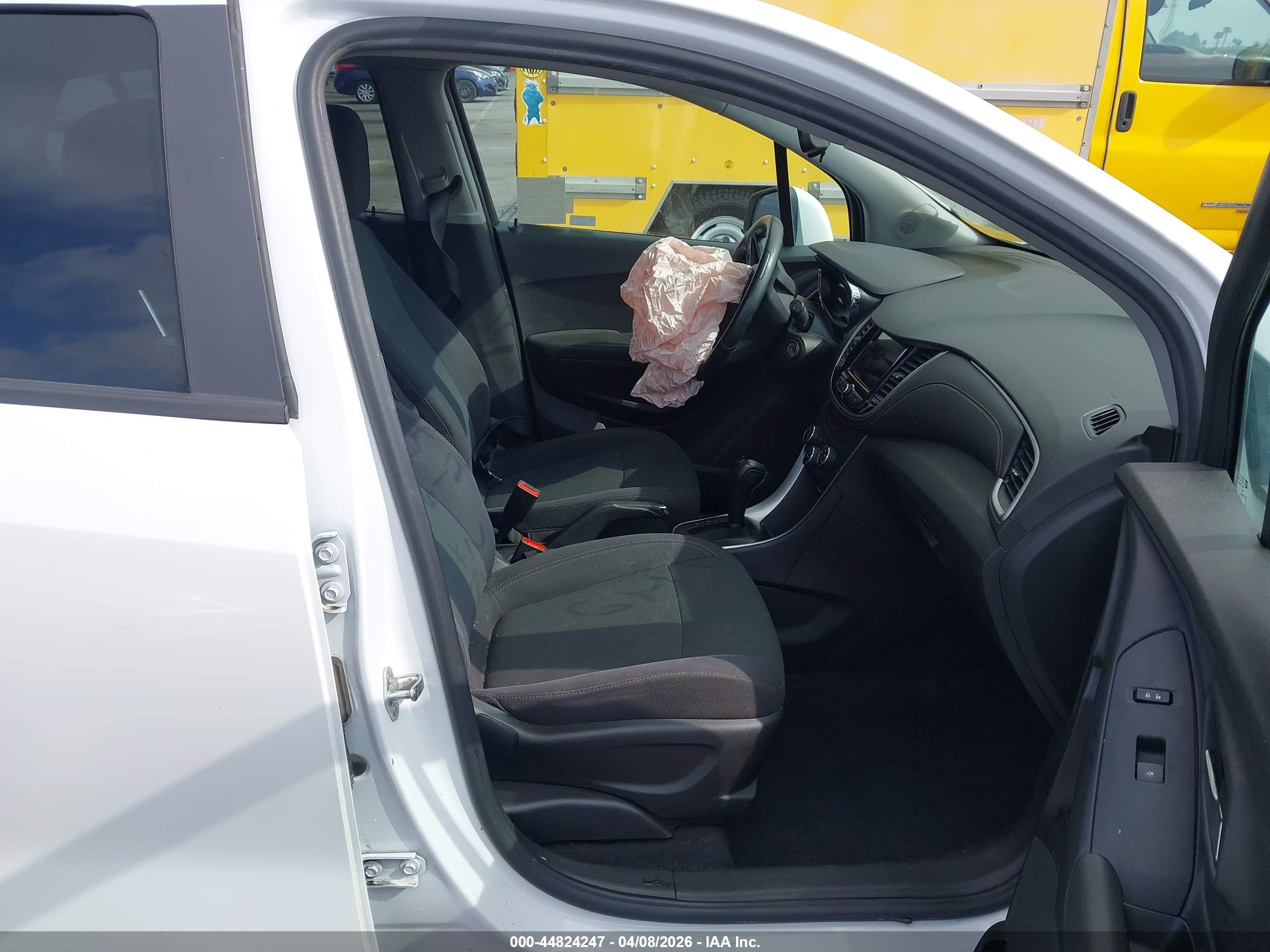 CHEVROLET TRAX image 5