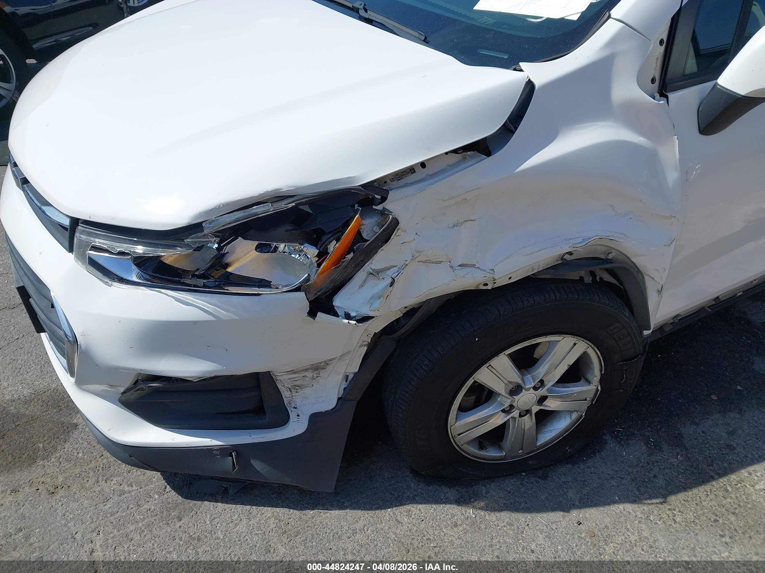 CHEVROLET TRAX image 6