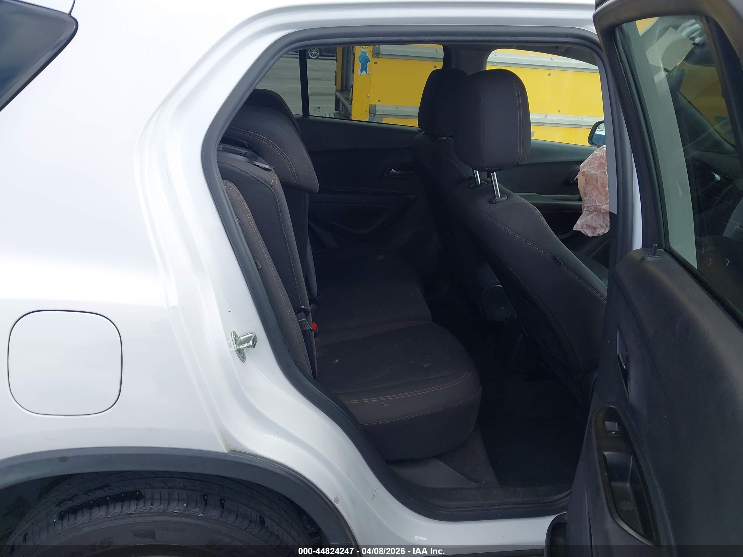 CHEVROLET TRAX image 8