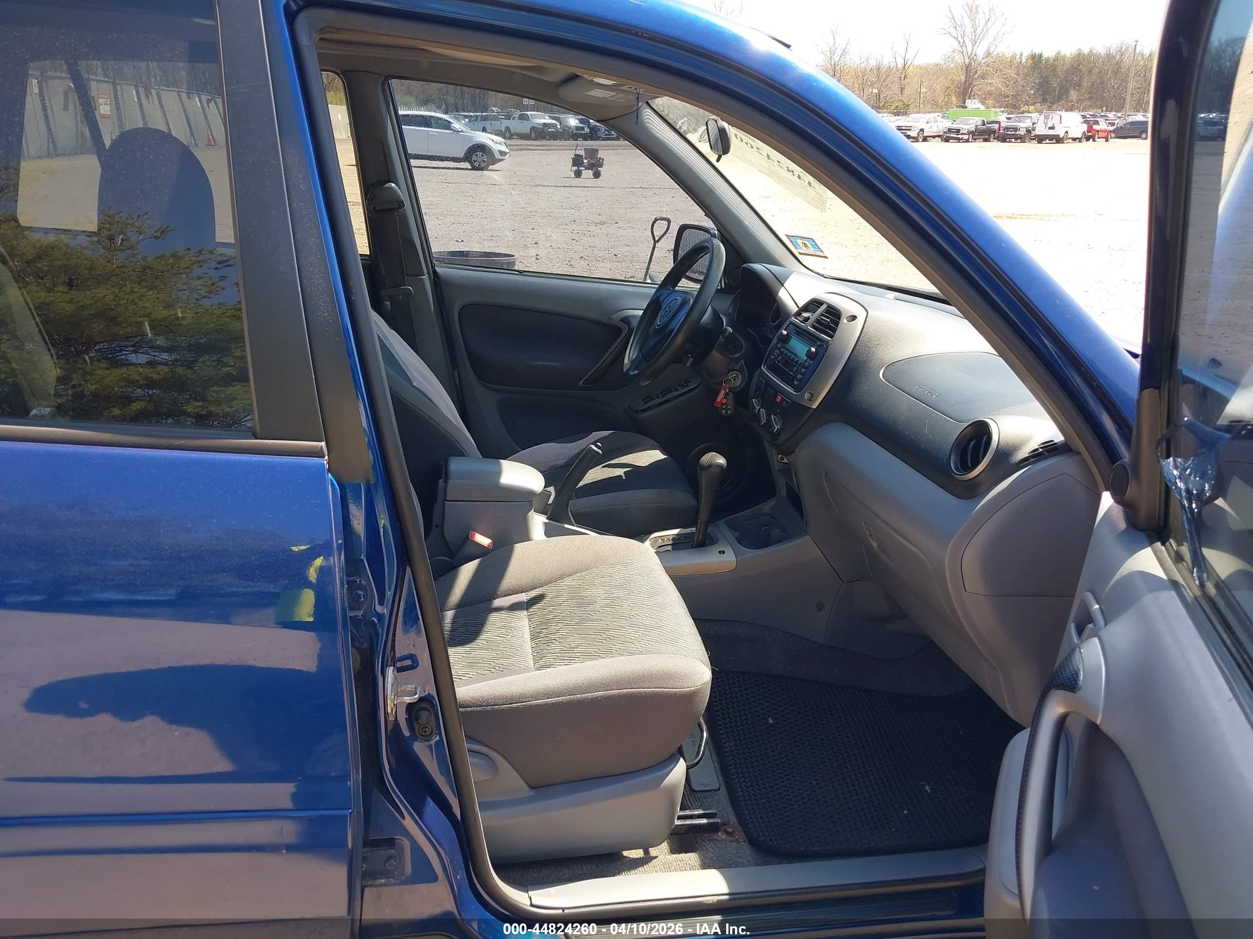 TOYOTA RAV4 image 5