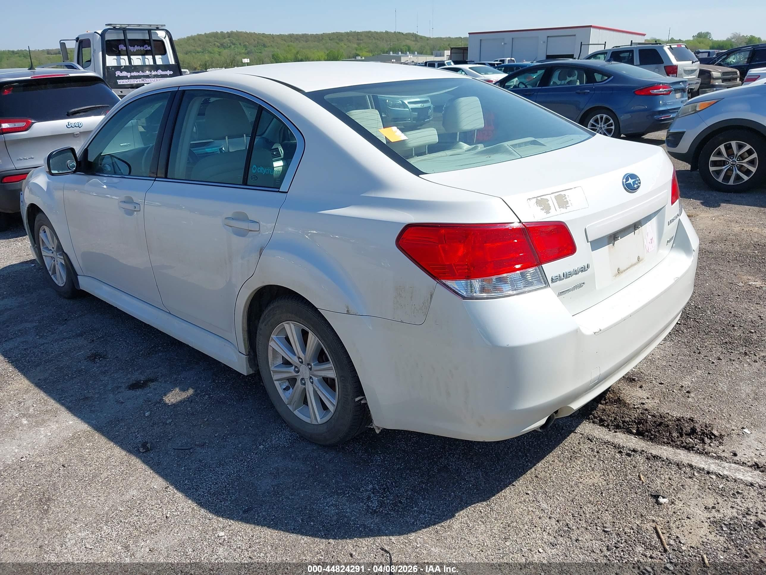 SUBARU LEGACY image 3