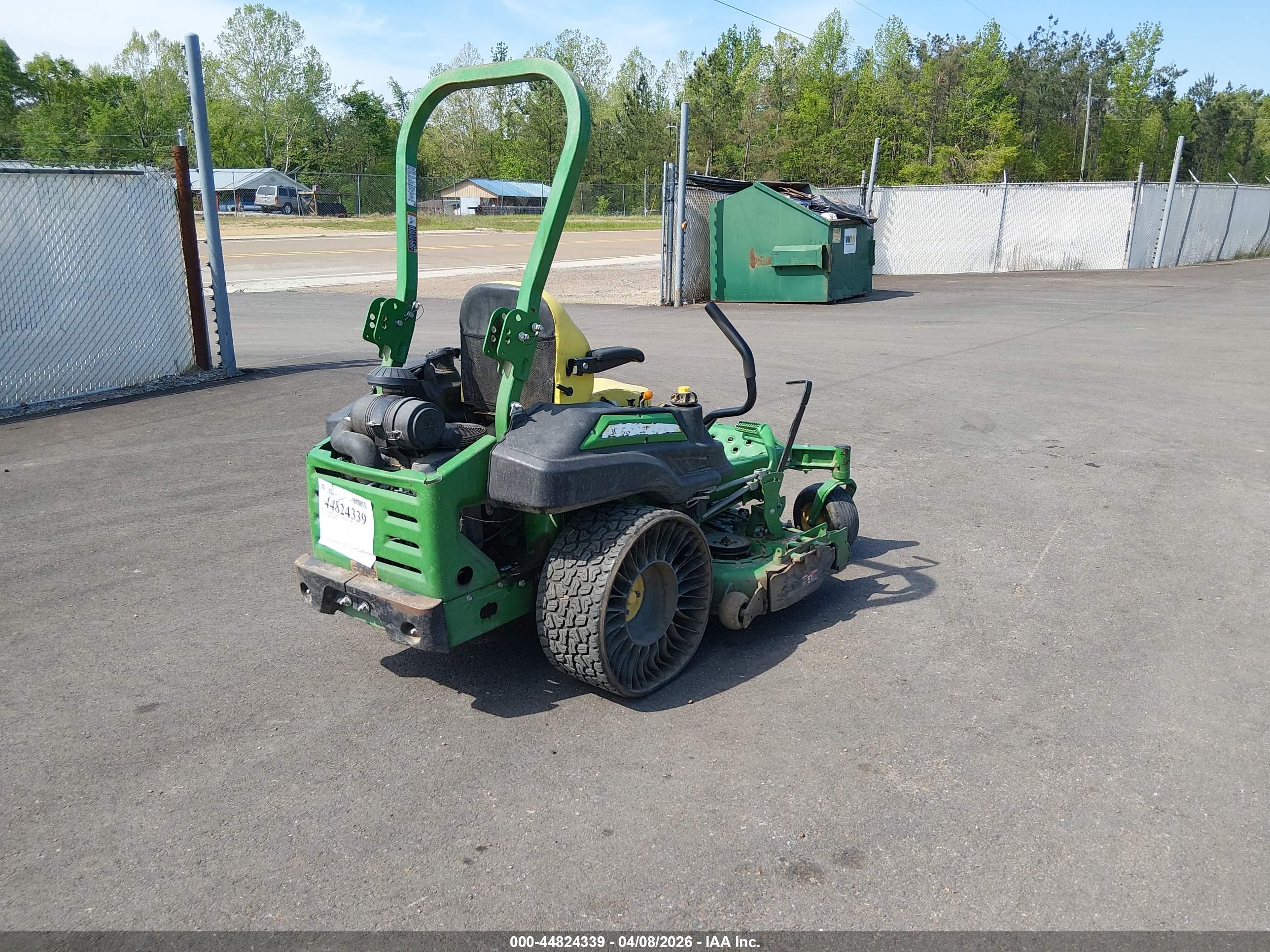 JOHN DEERE image 4