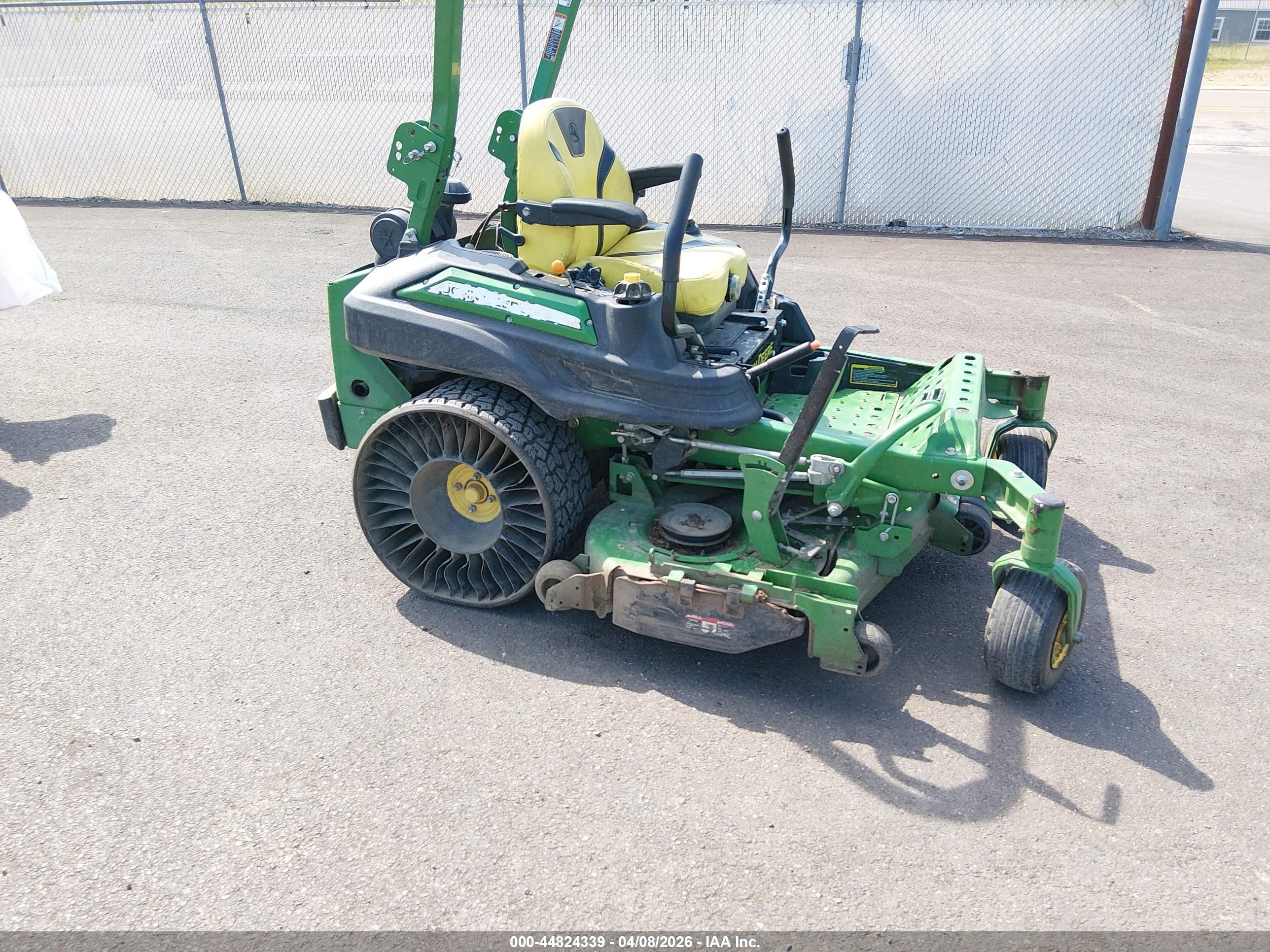 JOHN DEERE image 6