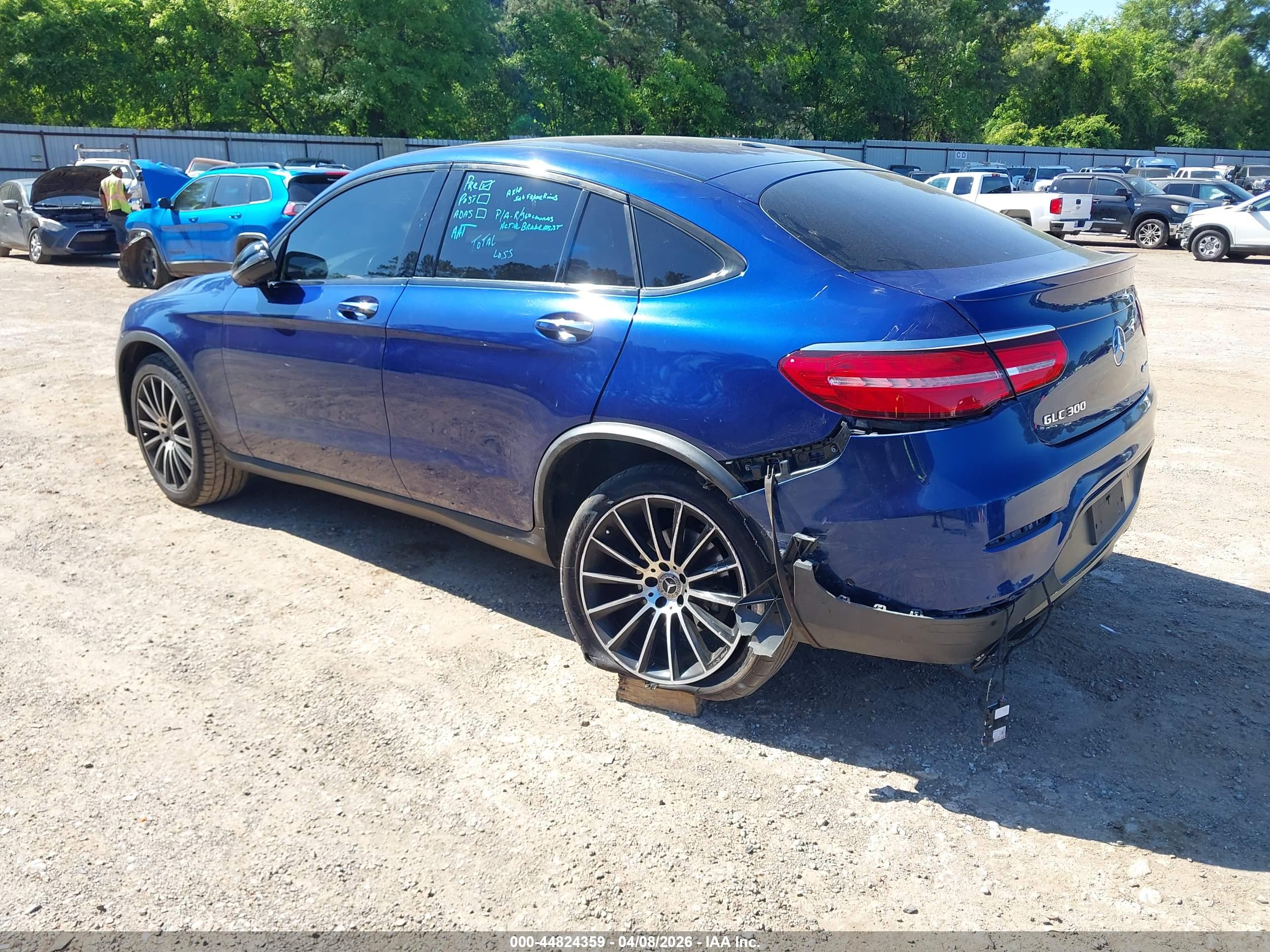 MERCEDES-BENZ GLC image 3