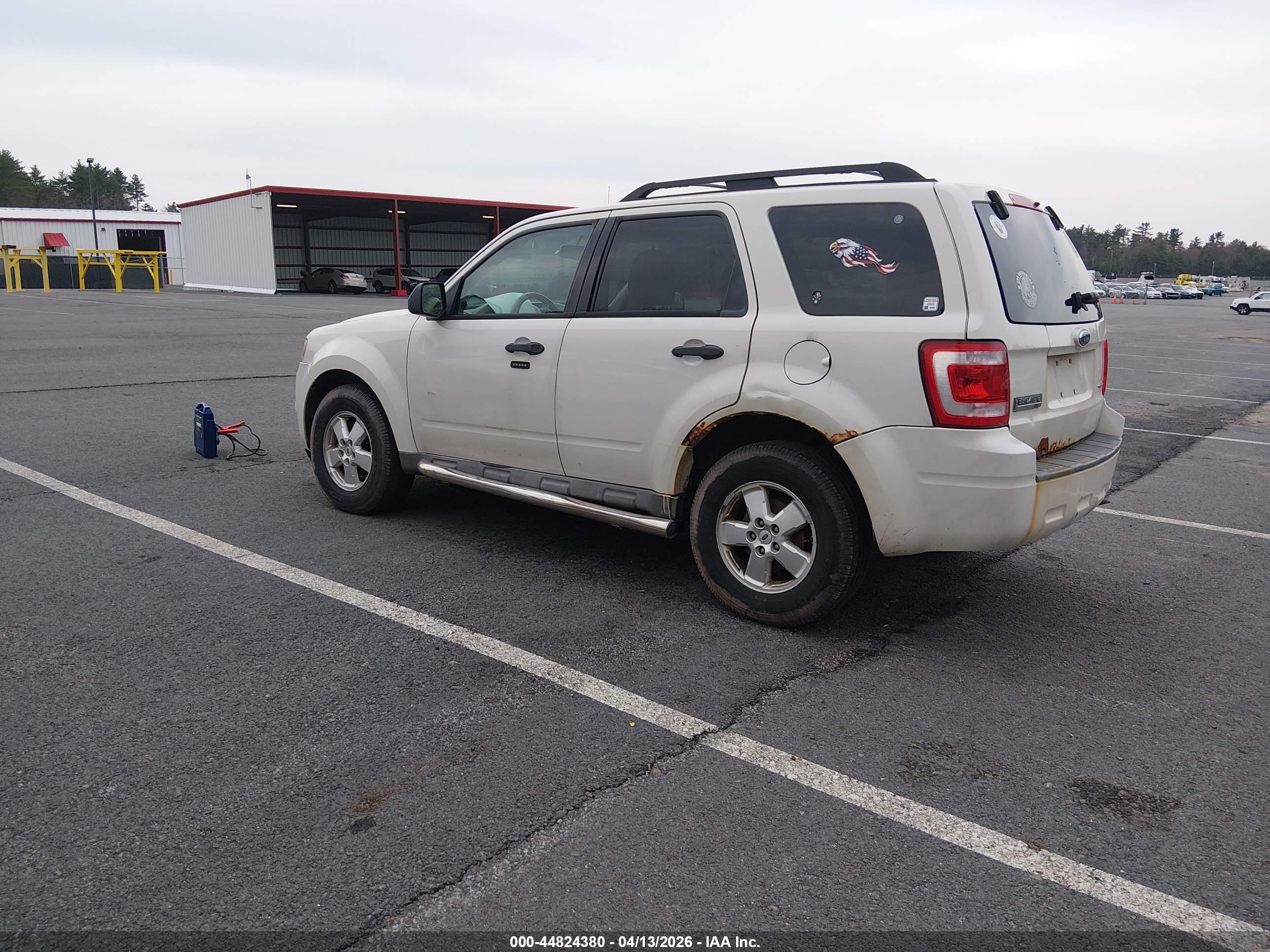 FORD ESCAPE image 3