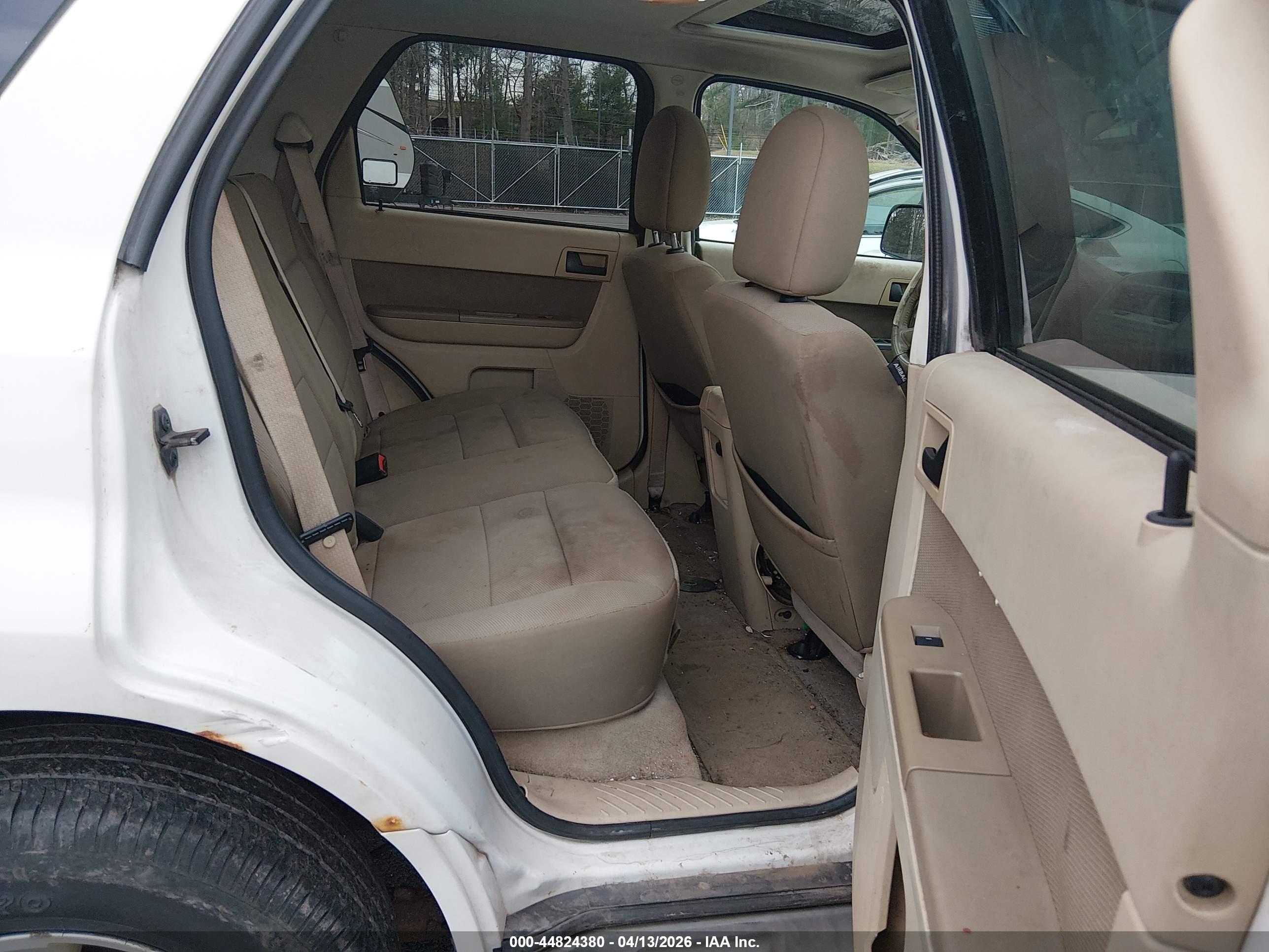 FORD ESCAPE image 8