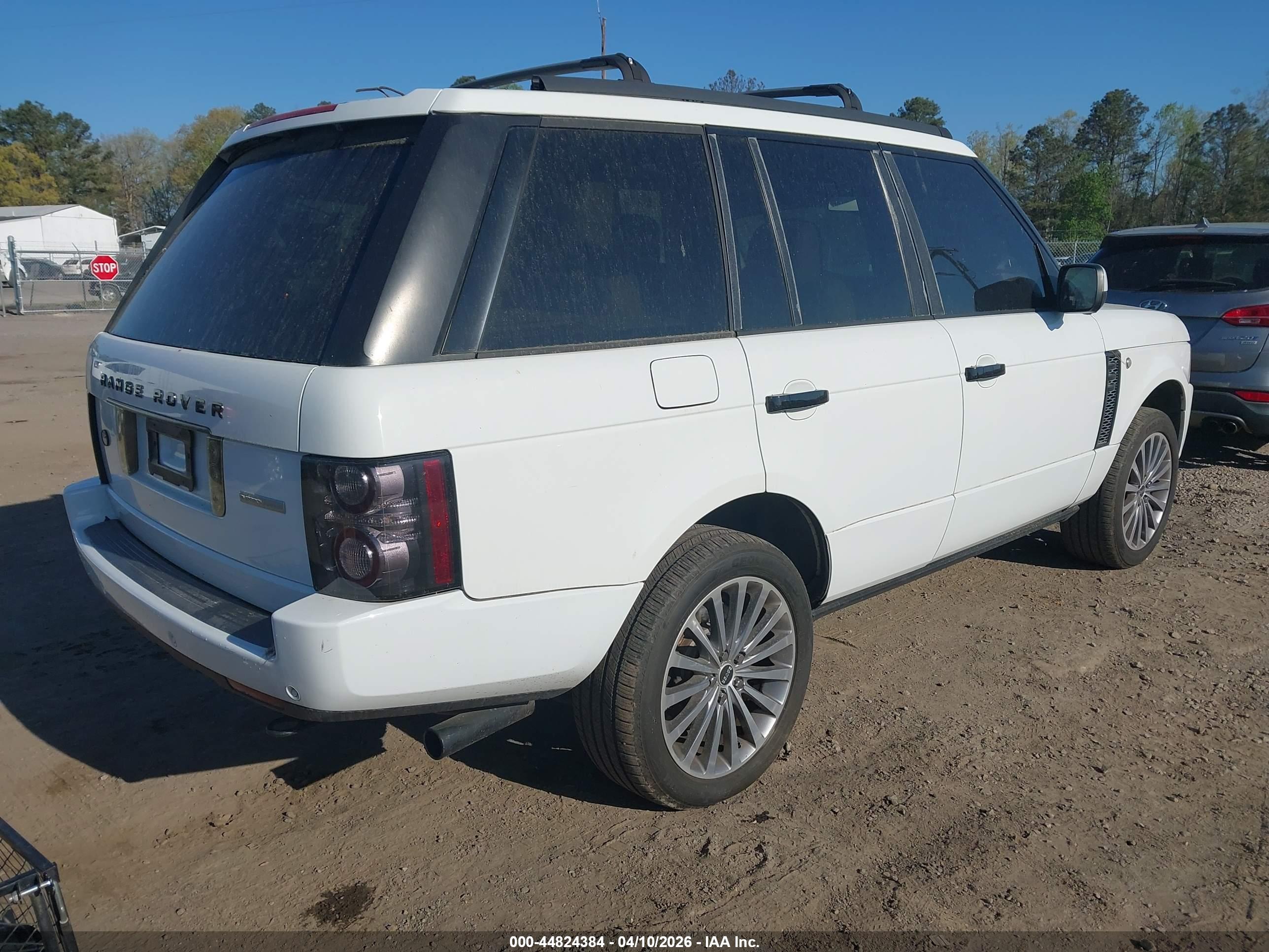 LAND ROVER image 4
