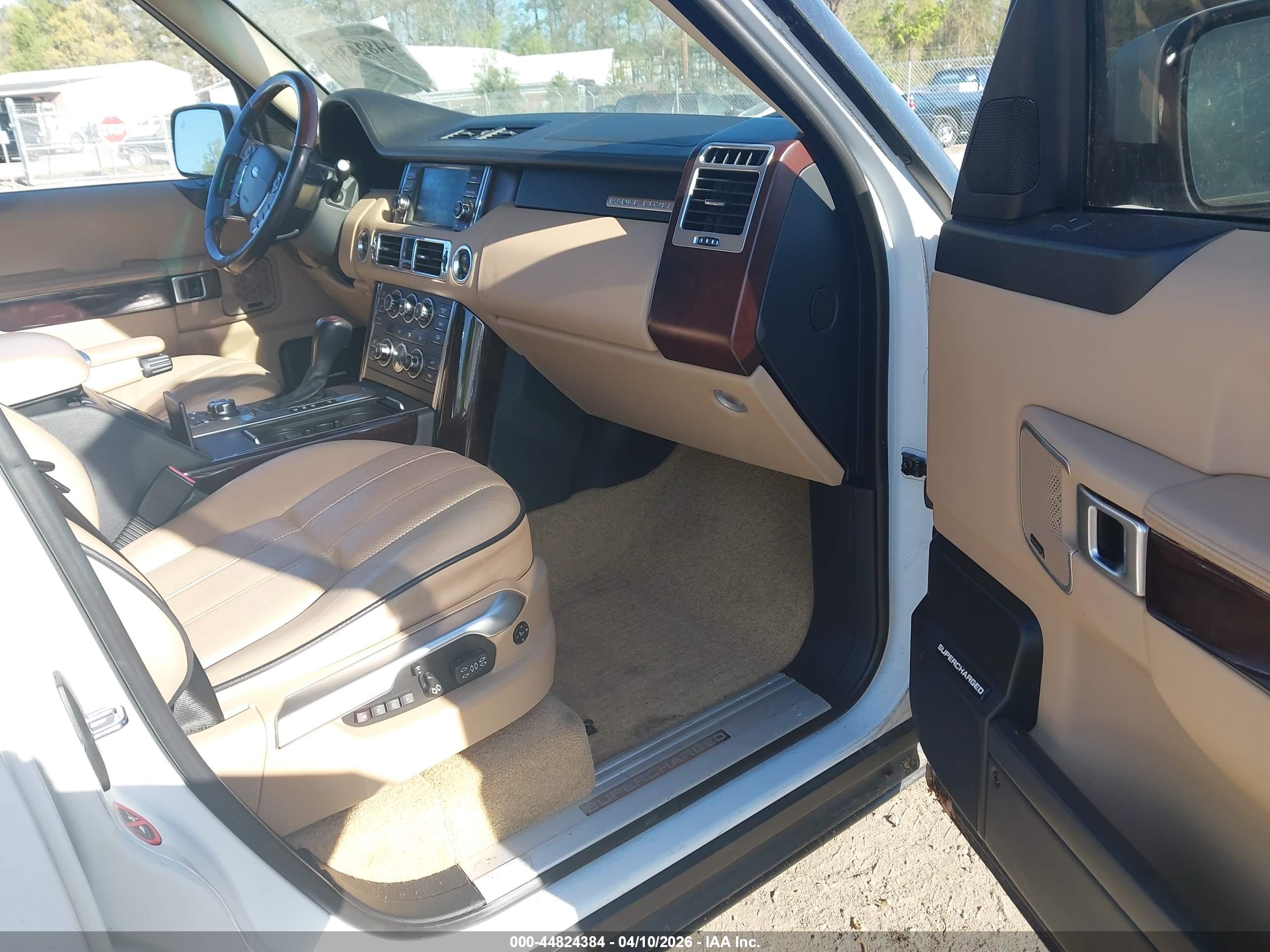 LAND ROVER image 5