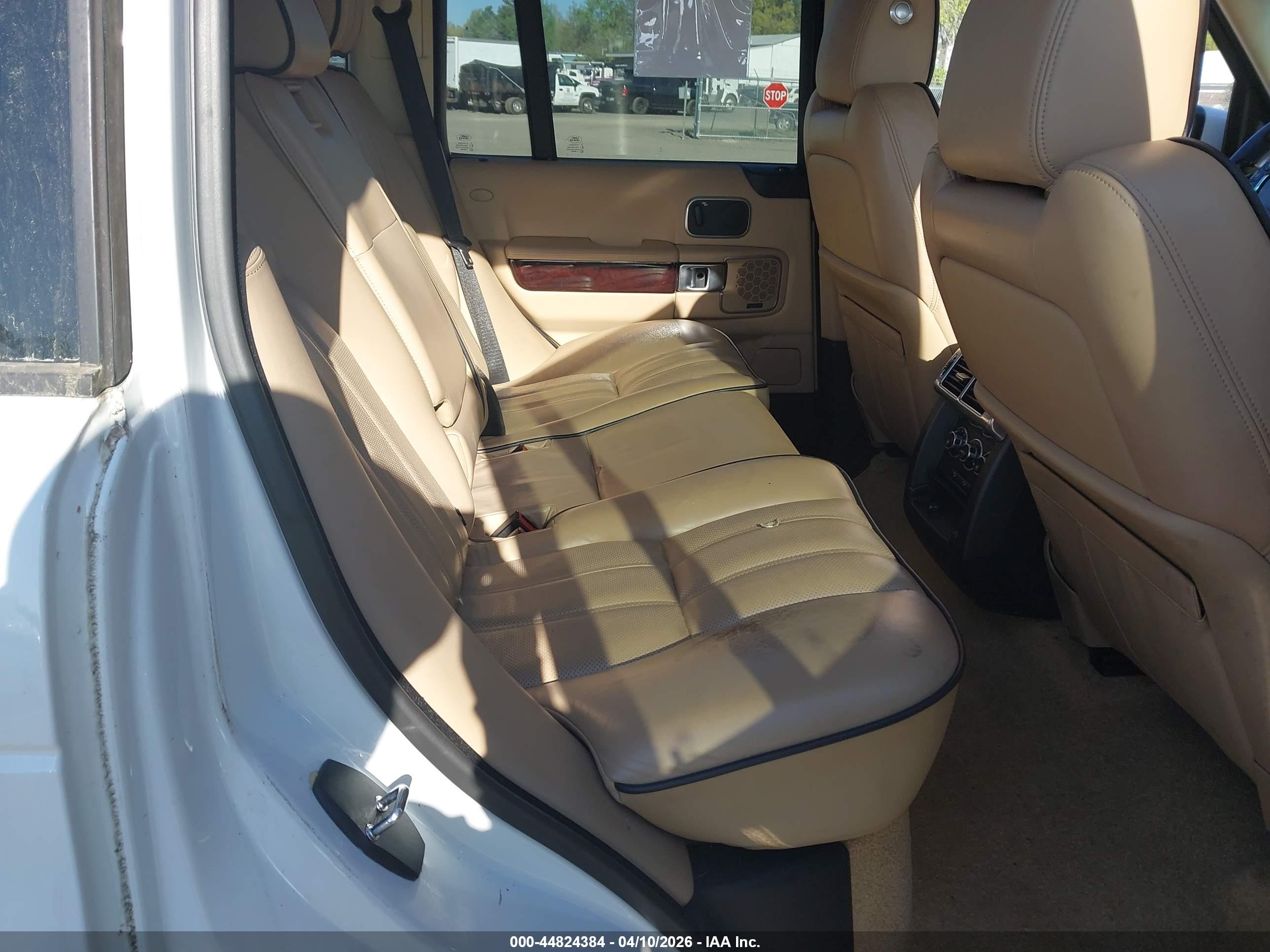 LAND ROVER image 8