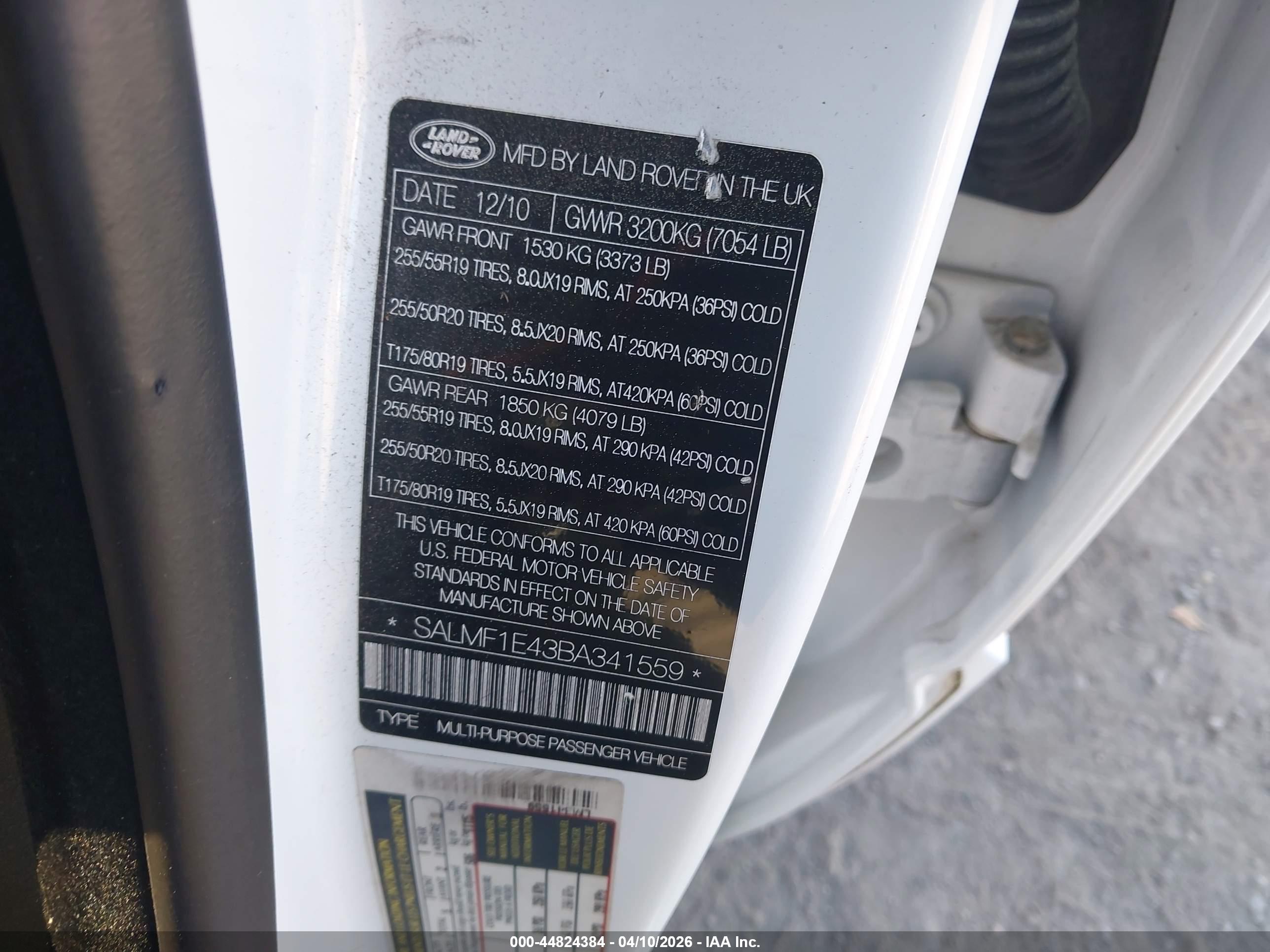LAND ROVER image 9