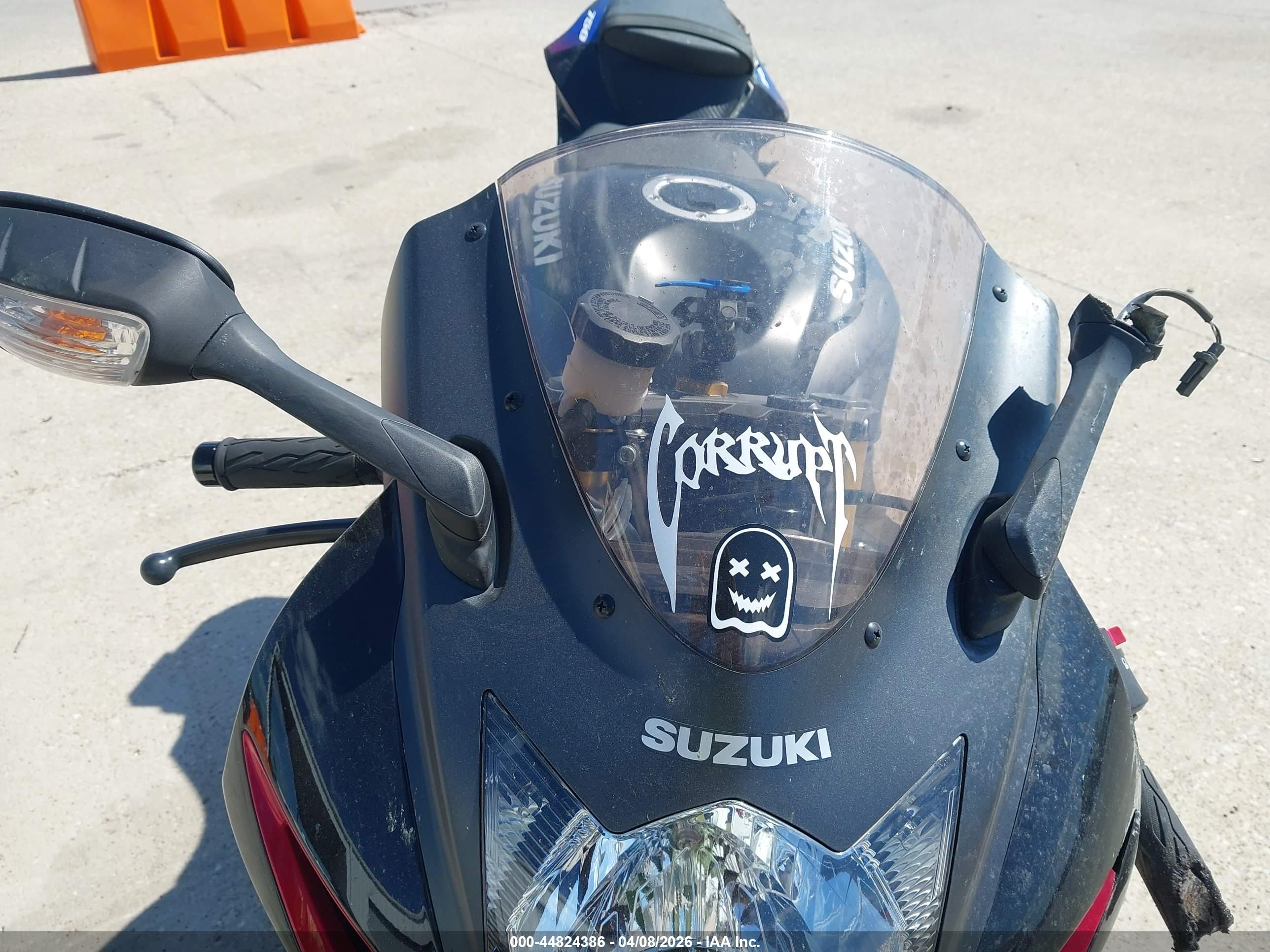 SUZUKI GSX-R750 image 5