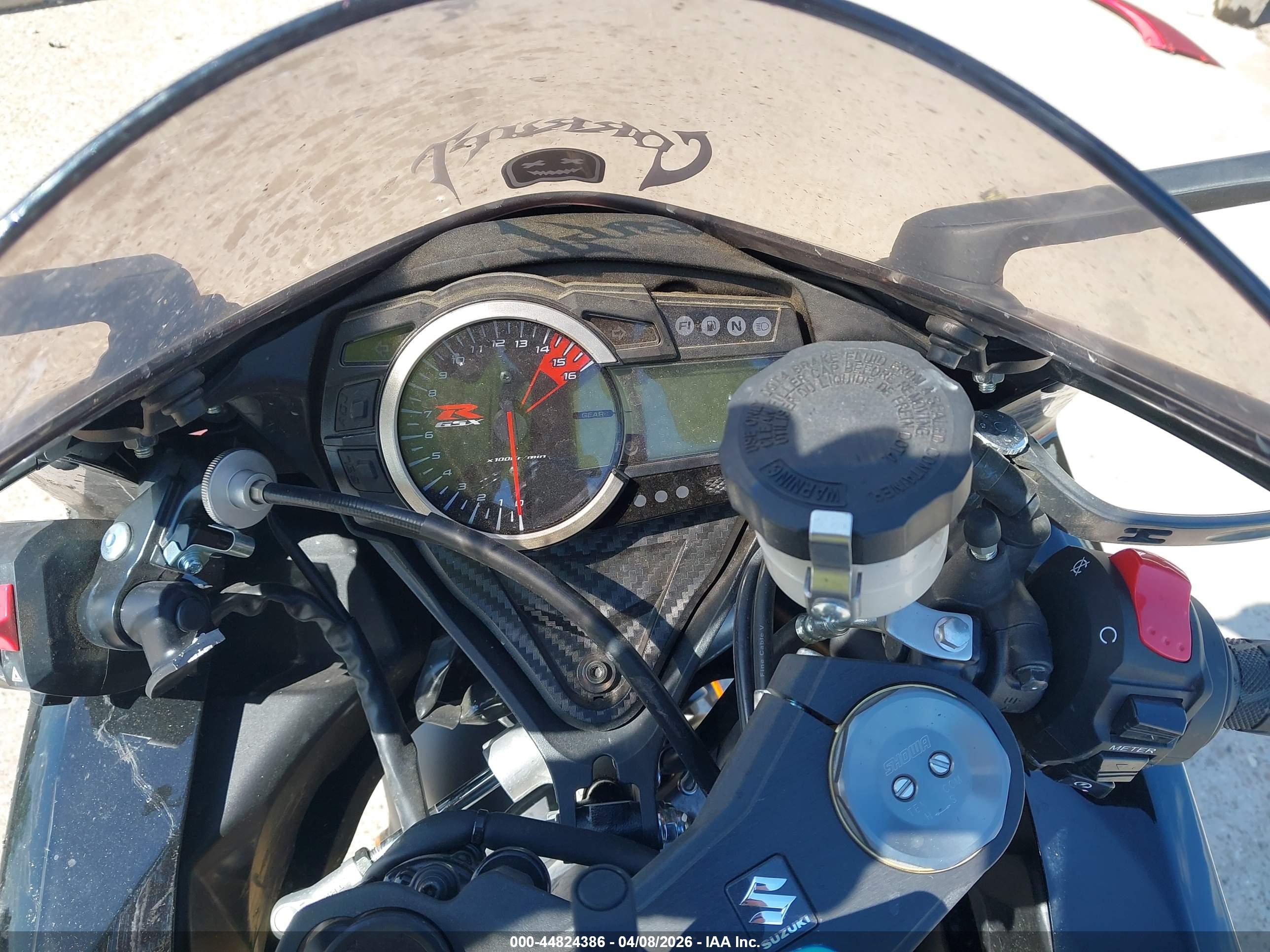 SUZUKI GSX-R750 image 7