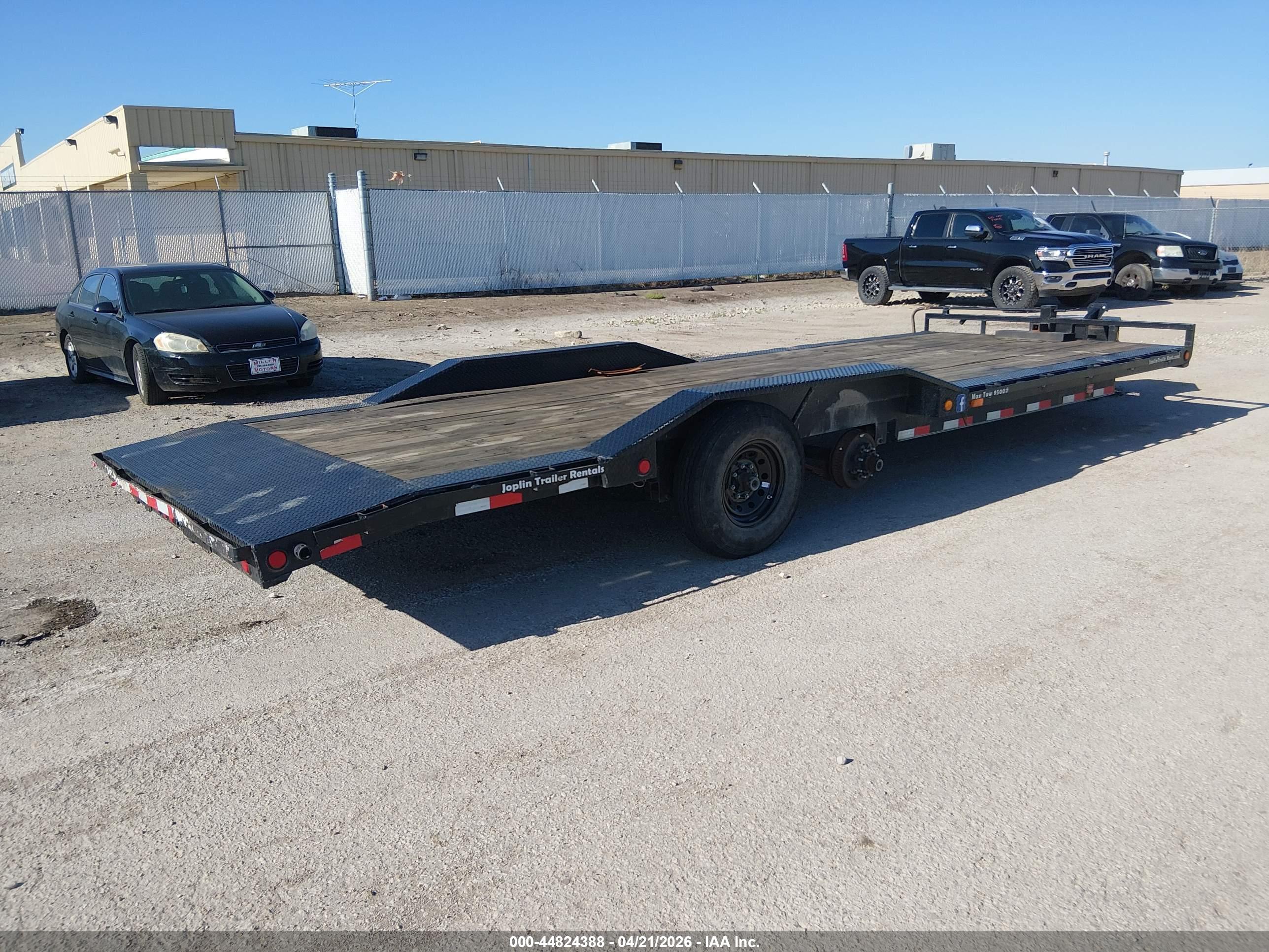 PJ TRAILERS image 4